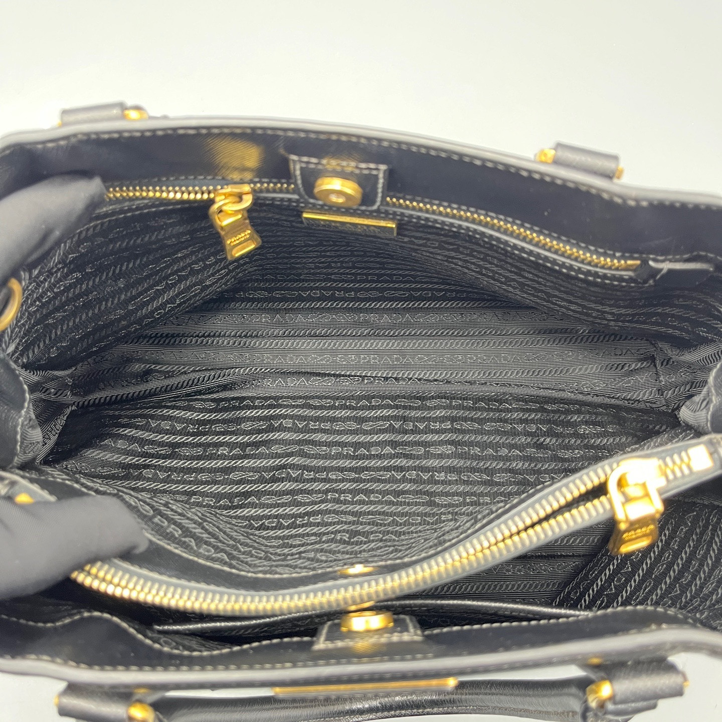 Authentic Prada Saffiano Lux Tote Saffiano Leather Tote Black Gold-Tone eBay AG