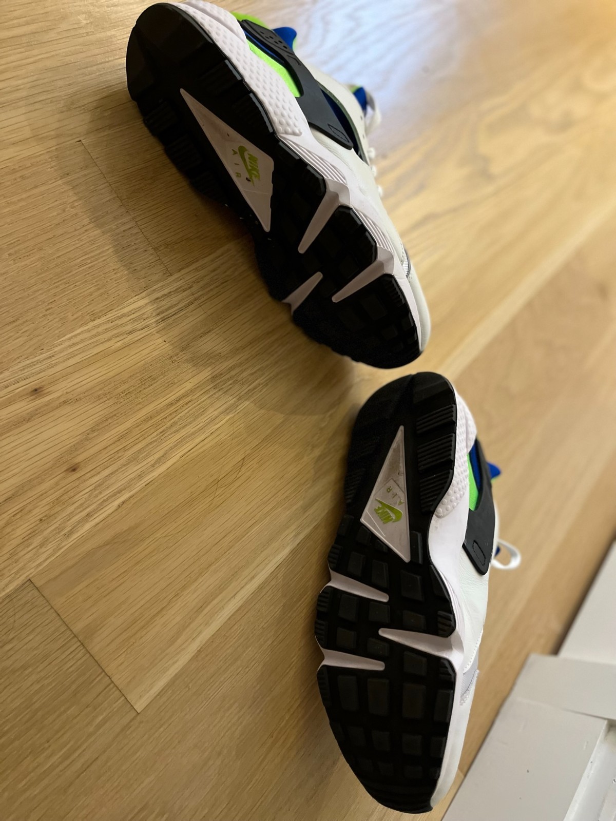 9.5M Nike Air Huarache Run Scream Green Royal Blue DD1068-100