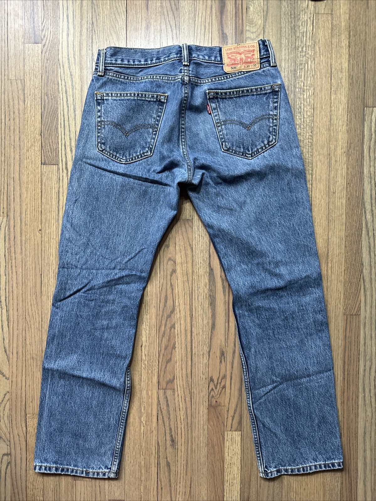 Levi’s 505 Regular Fit Jeans Straight Leg Medium Blue Zipper Fly Men’s SZ 30×30