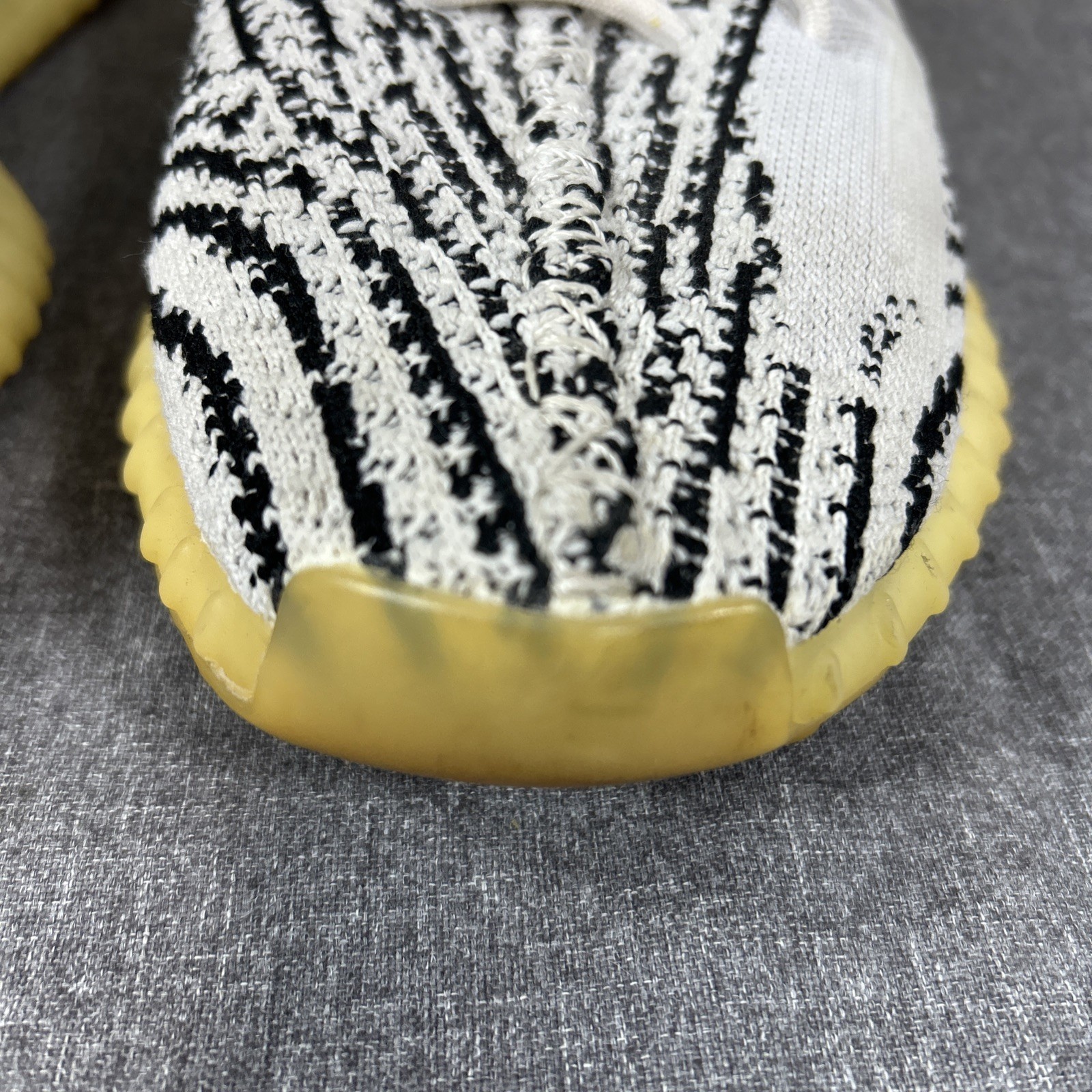 Adidas Yeezy Boost 350 V2 Zebra Men Size 11.5 CP9654 White Grey Shoes * no Box