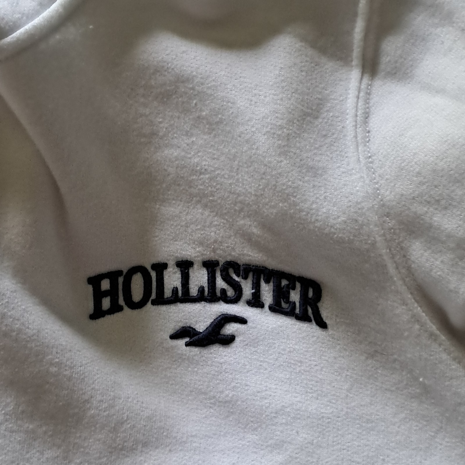 Hollister Hoodie Sweatshirt Women’s Size Medium New White Embroidered Logo