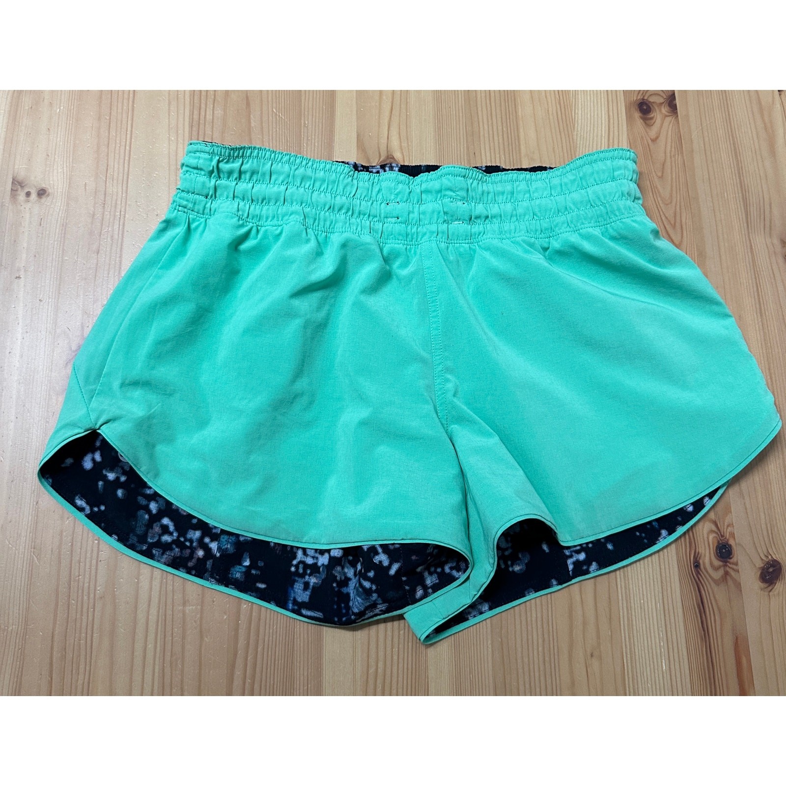 Lululemon Choose A Side Short 3″ Size 6