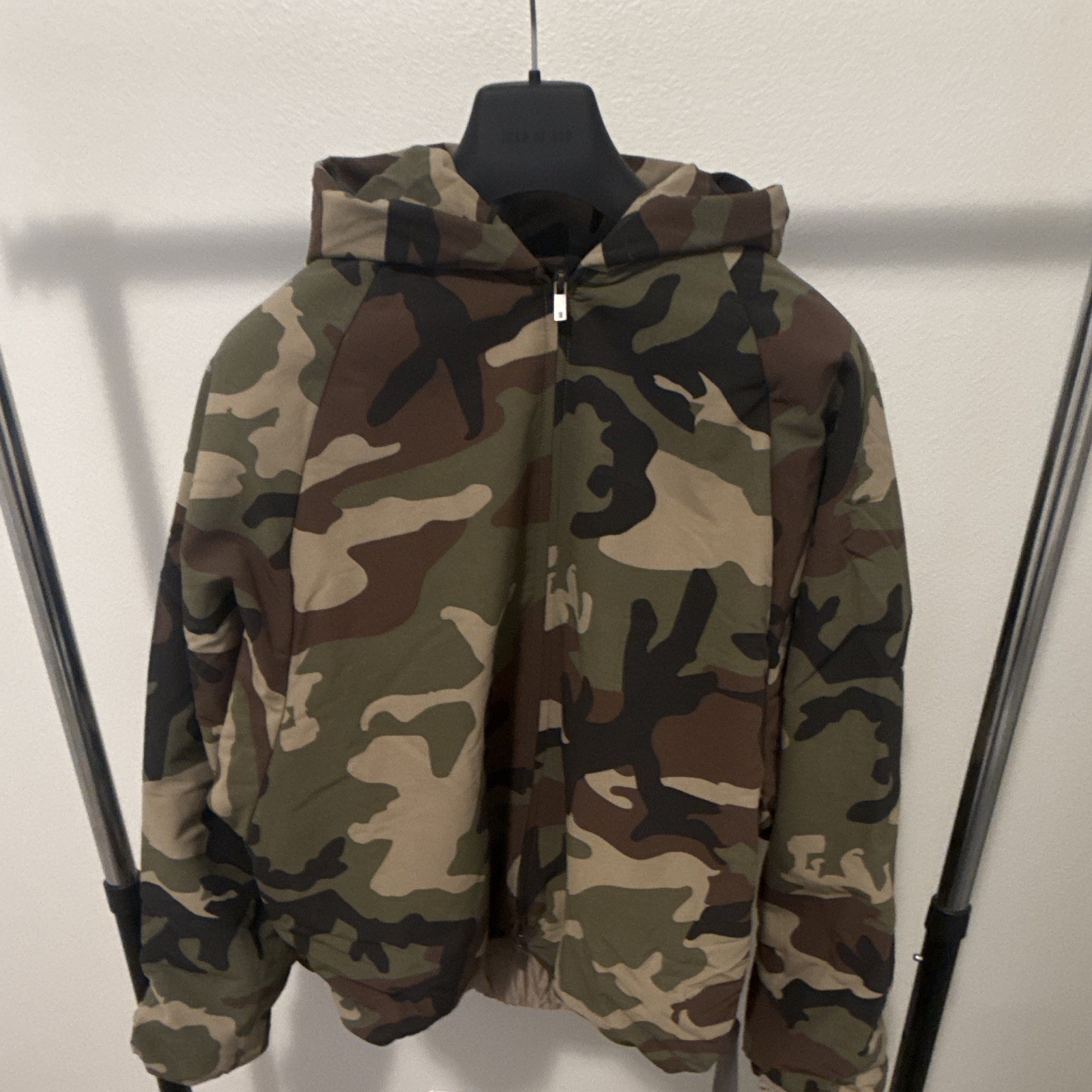 ESSENTIALS Fear of God Men’s Nylon/Viscose Camo Hooded Zip Puffer Jacket Size M