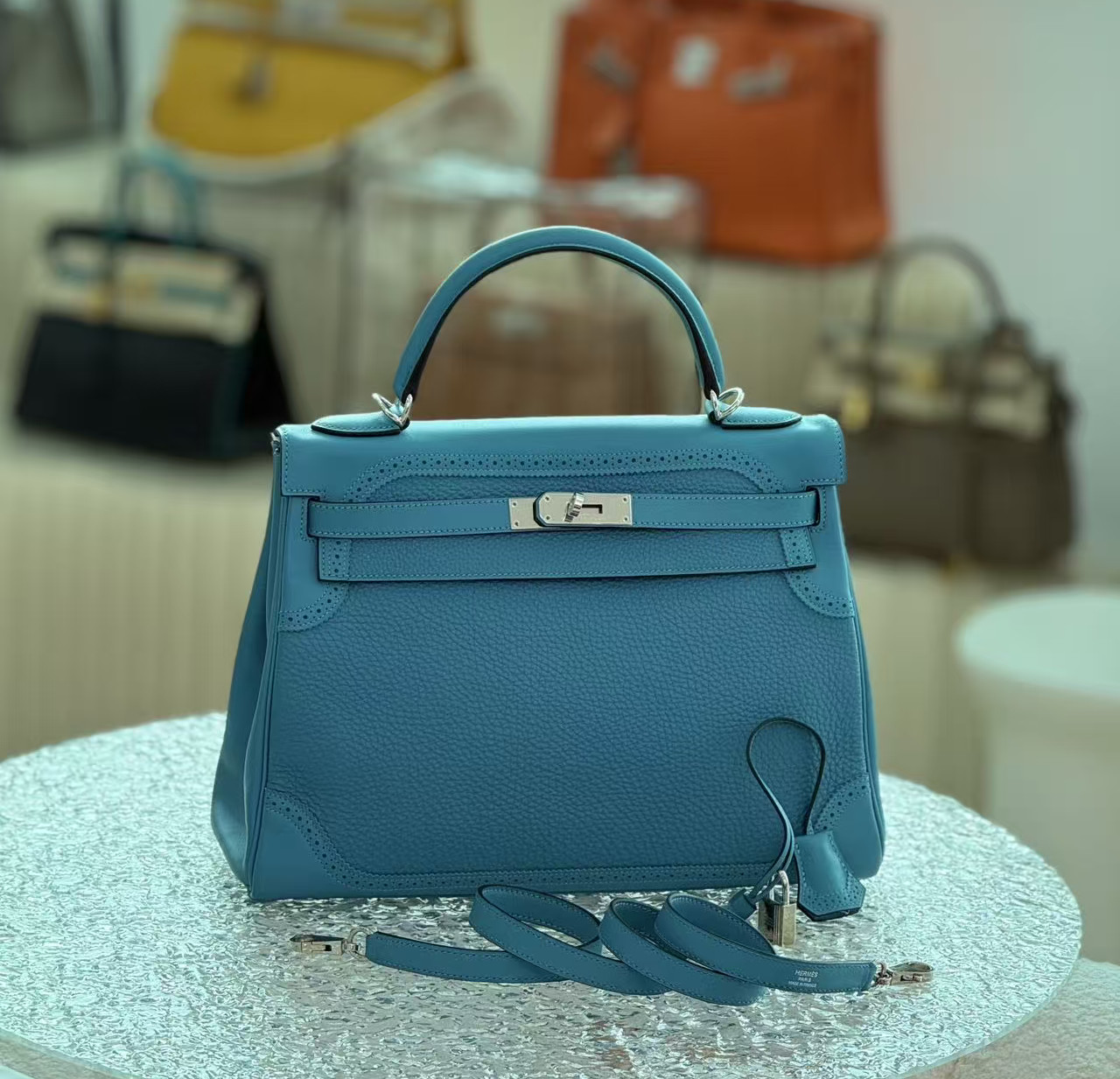 Auth Hermès Kelly 32 Handbag Sky Blue Leather Silver Hardware Ghillies