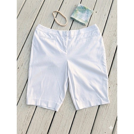 Chicos White Bermuda Shorts Womens Size 2 Cotton Stretch Knee Length Tailored
