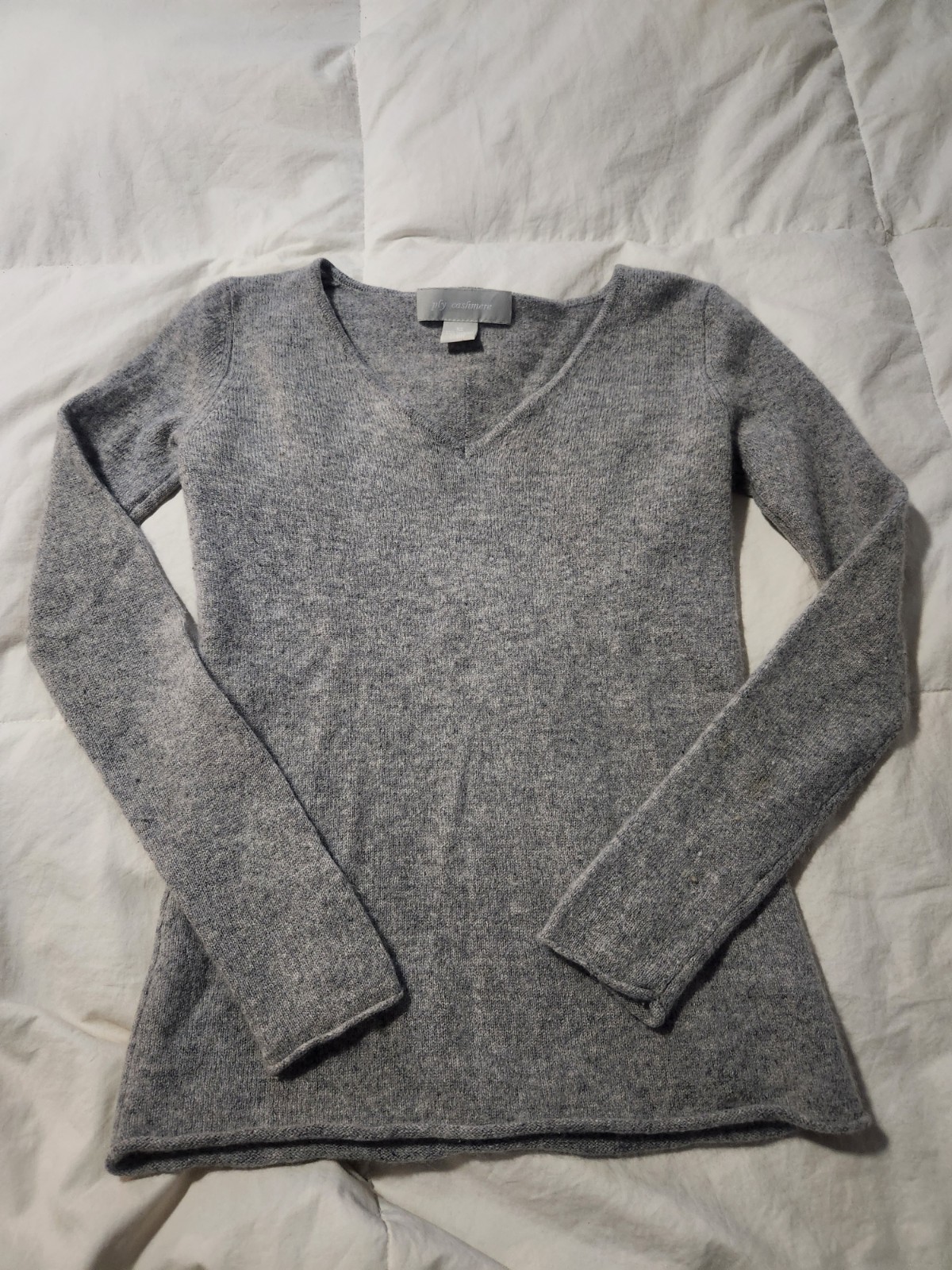 ply cashmere sweater Gray V Neck Size XS