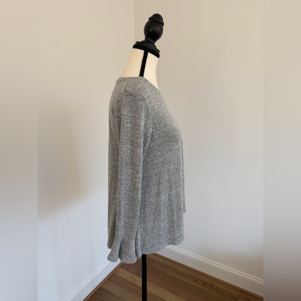 🤍 Gap Gray Long Sleeve Bell Cuff Top 🤍Women’s Size XS