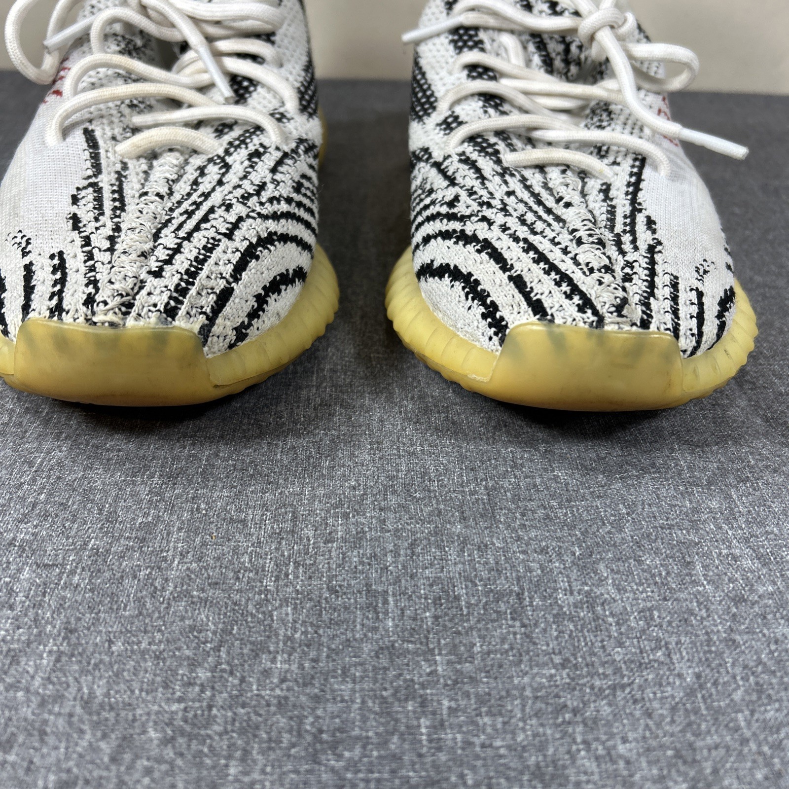 Adidas Yeezy Boost 350 V2 Zebra Men Size 11.5 CP9654 White Grey Shoes * no Box