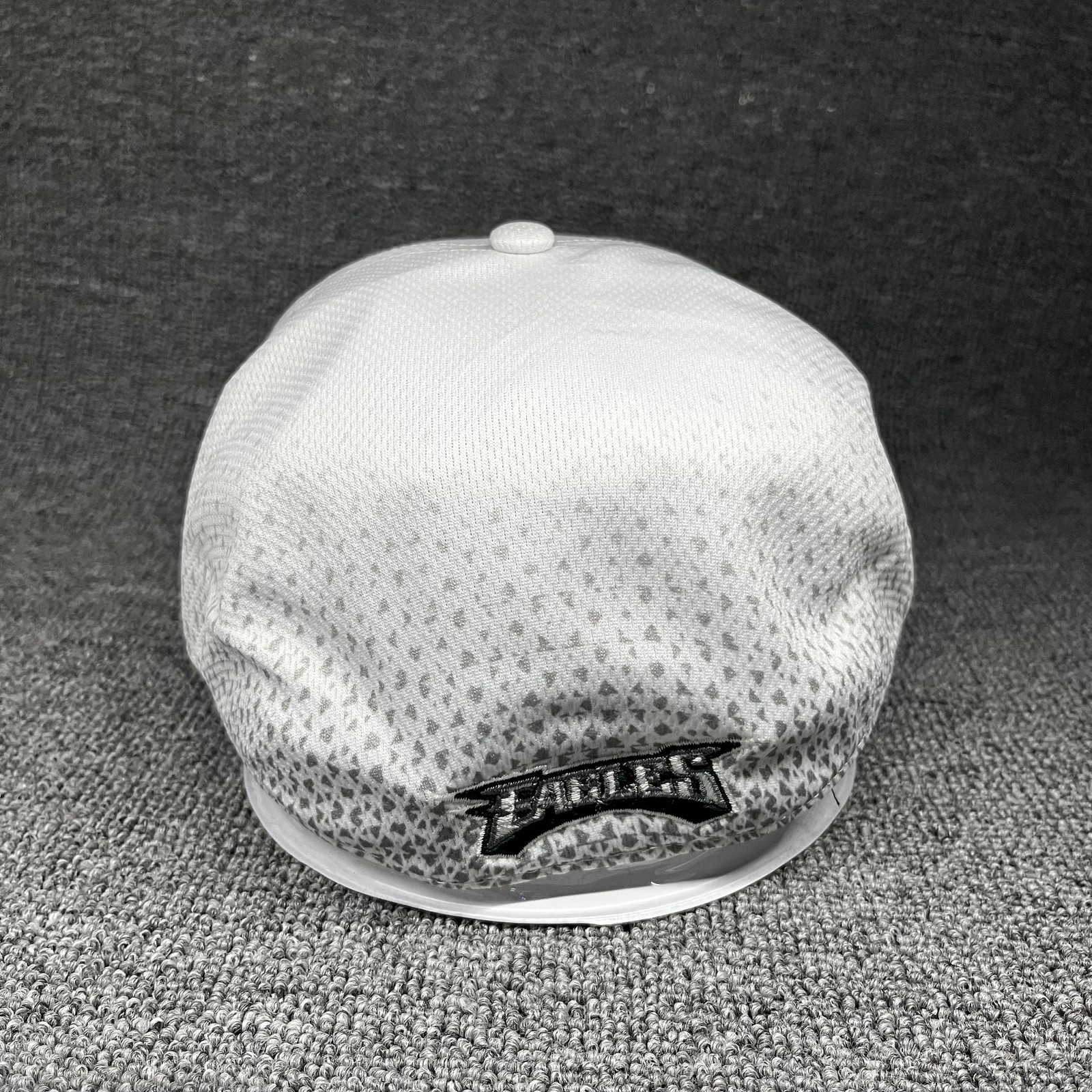 NFL Philadelphia Eagles Fitted Cap Curved Brim White Hat Unknown Size