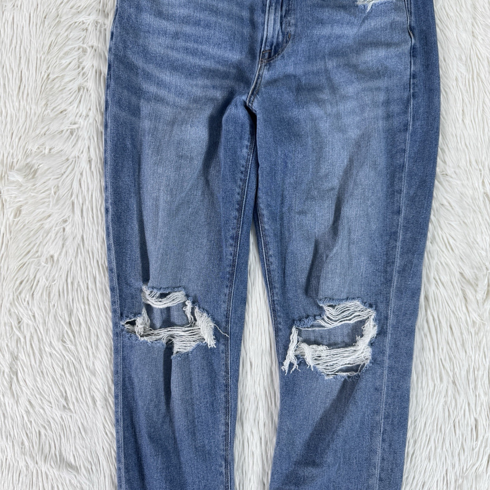 American Eagle Medium Wash Distressed High-Rise Mom Denim Jeans Women’s 6R