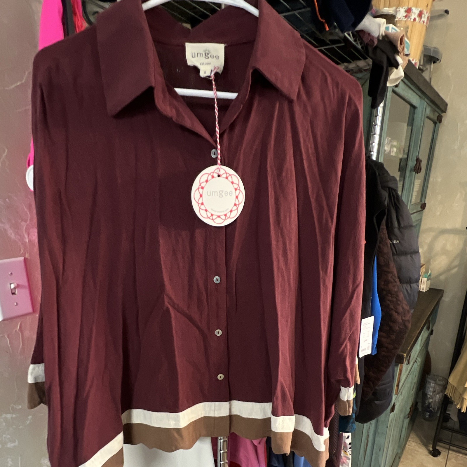 Umgee Women’s Burgundy Colorblock Collared Button-Up Long Sleeve Blouse S