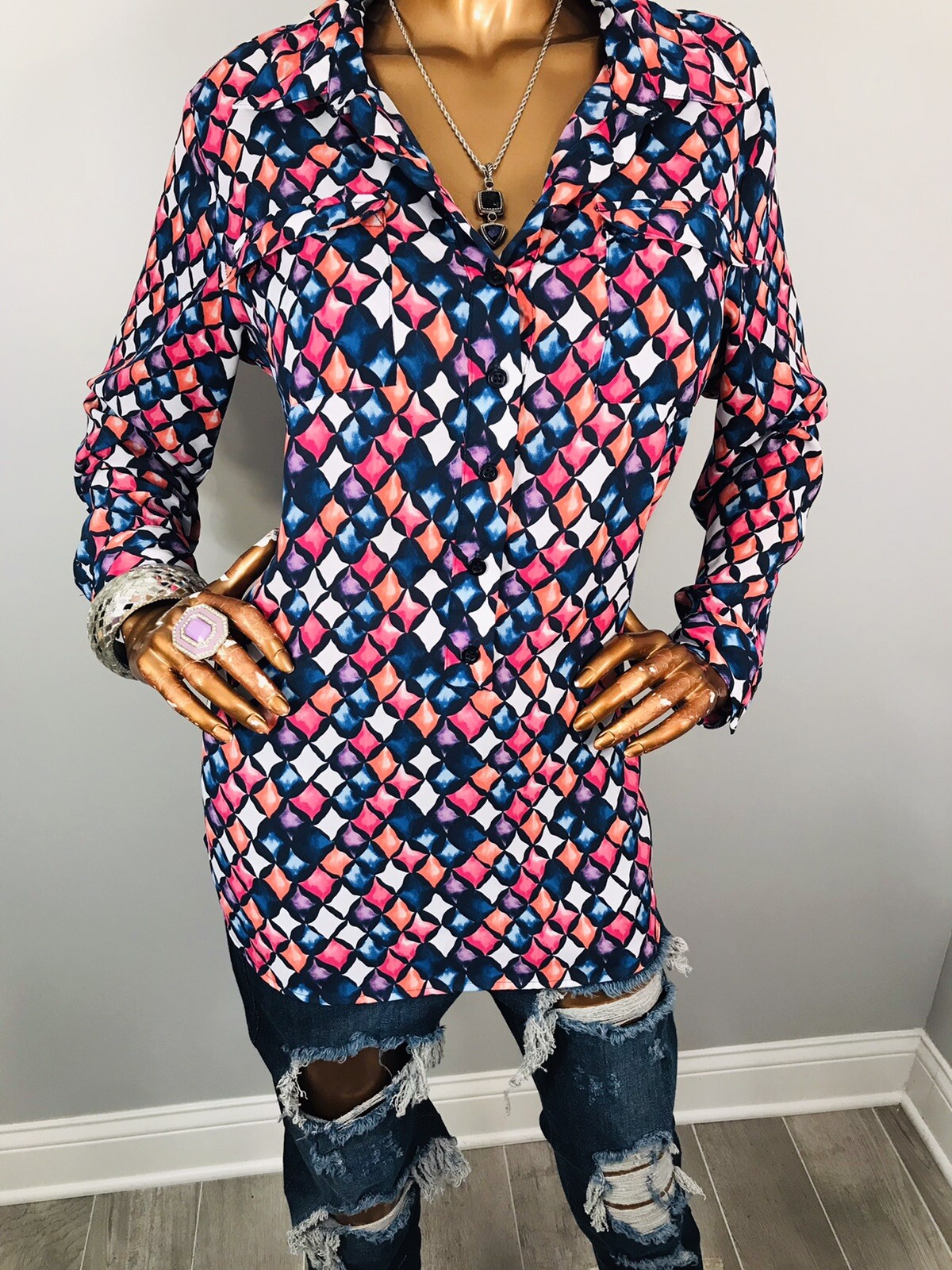 Christopher & Banks L Top Abstract 1/2 Button Up Shirt Wrinkle Resist Long Slvs