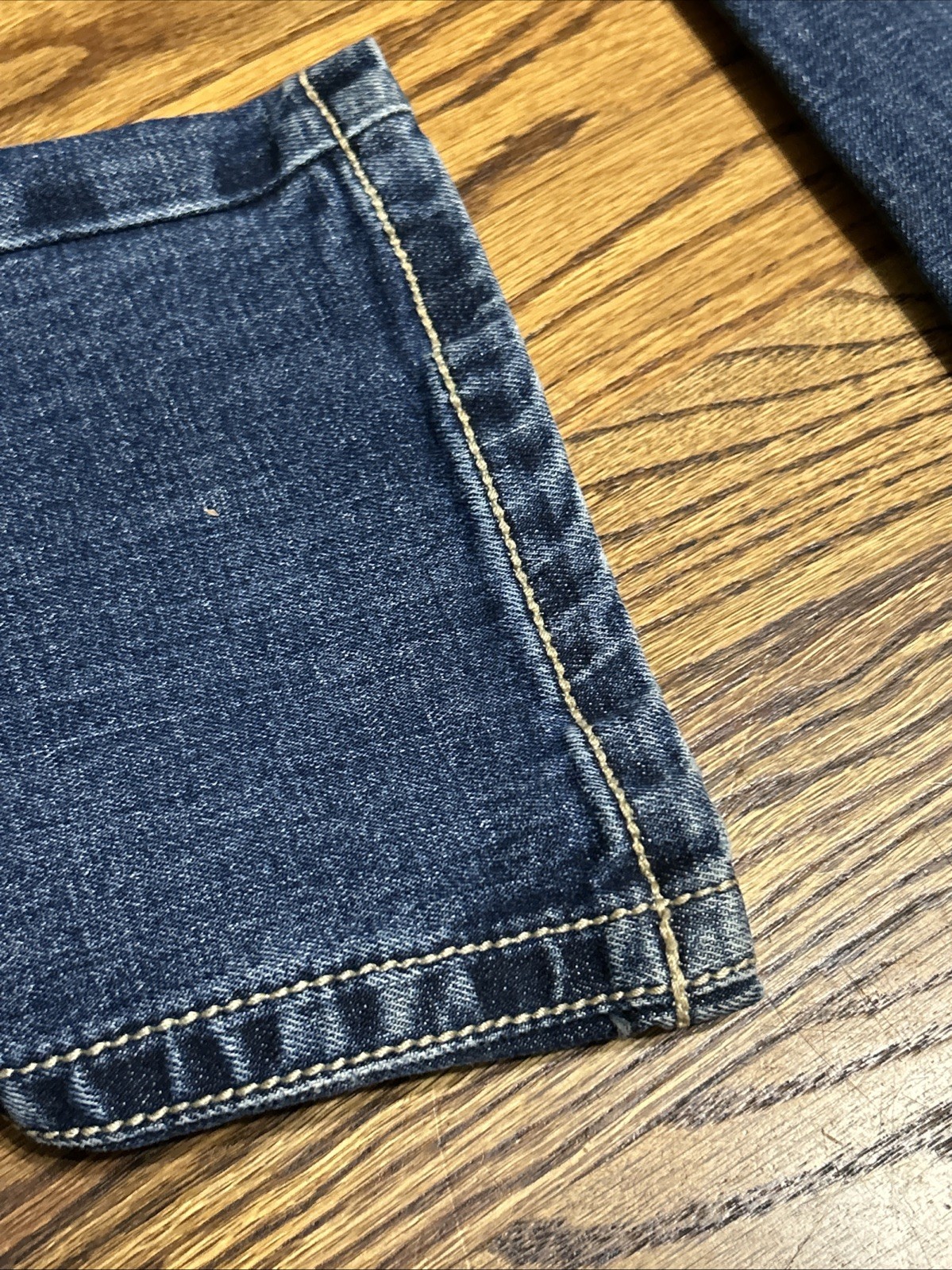 Women’s Wrangler 20x Jeans Size 28×30 Great Condition. 99% Cotton 1% Spandex