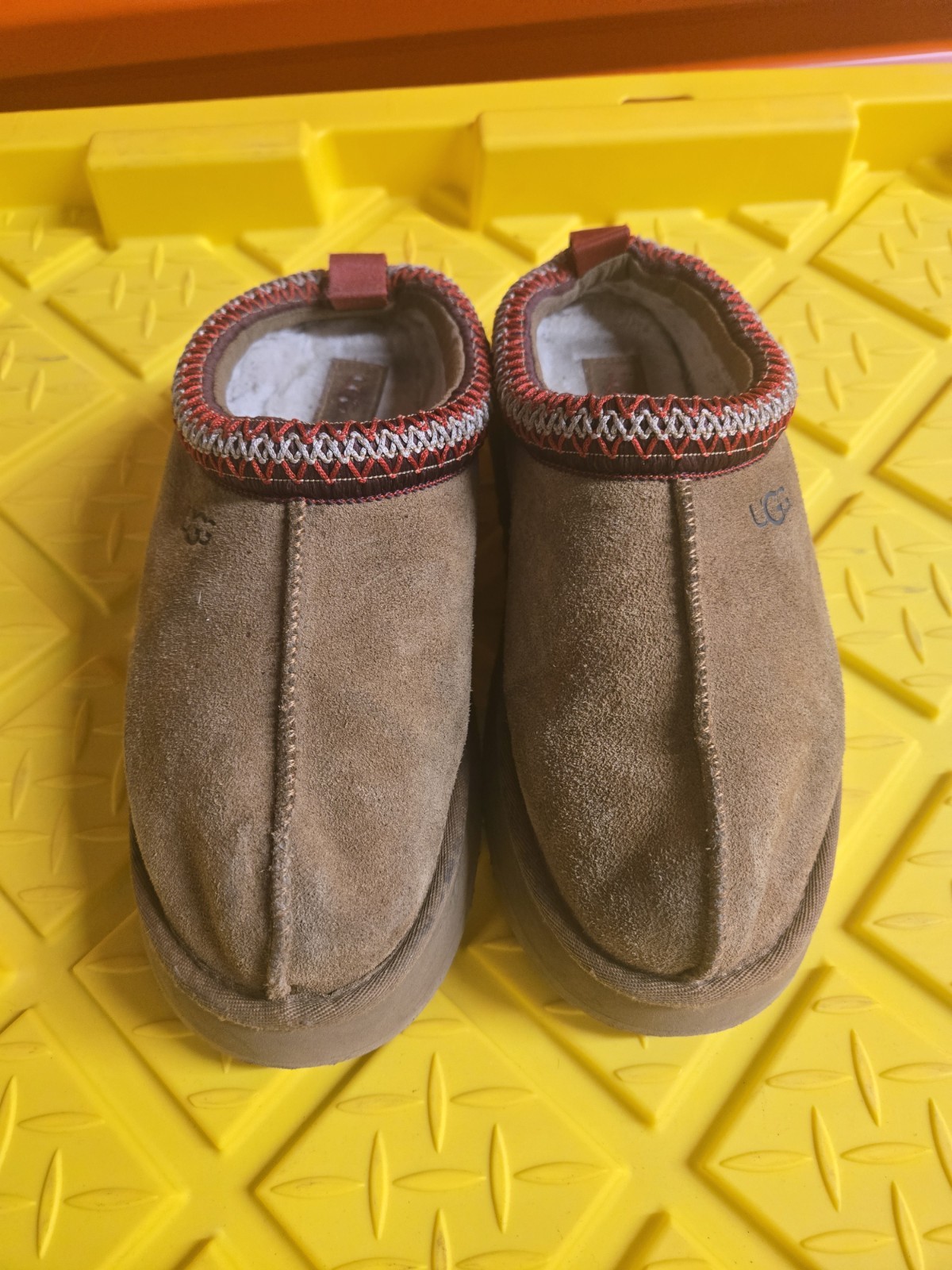 UGG Tazz Platform Slippers in the Chestnut colorway, Size 8