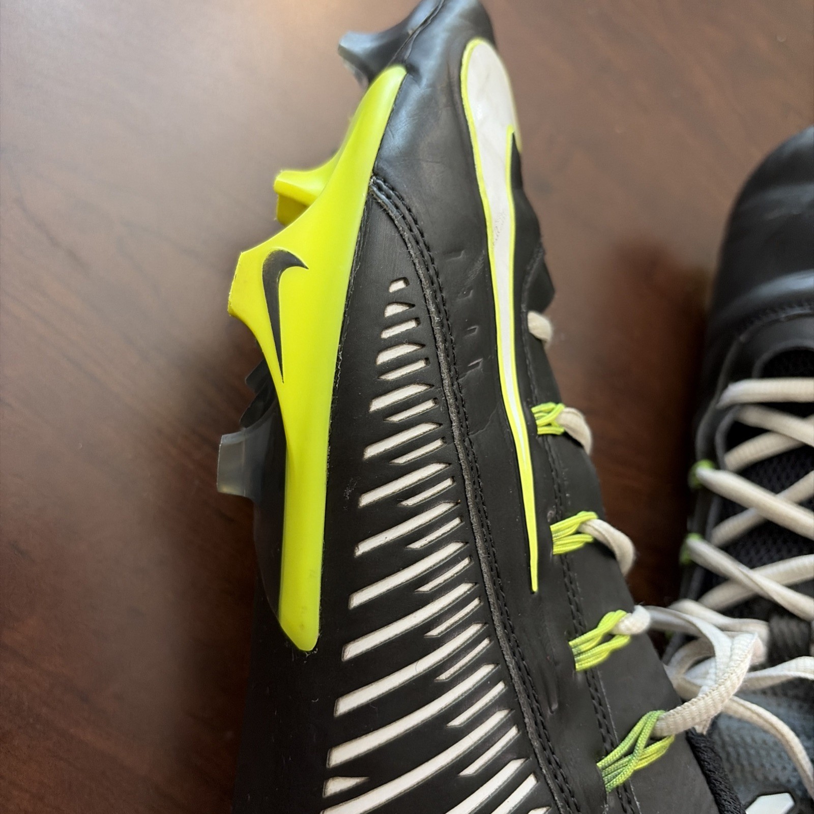Nike Vapor Edge 360 VC “Black Volt” Men’s Size 11.5 Football Cleats