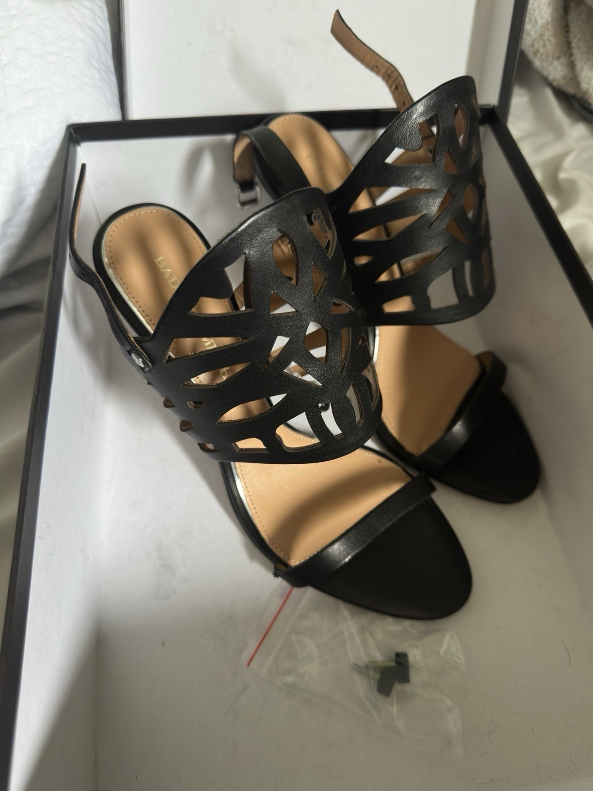 Badgley Mischka Black Strappy Stiletto Heels Open Toe Ankle Strap Buckle 6M