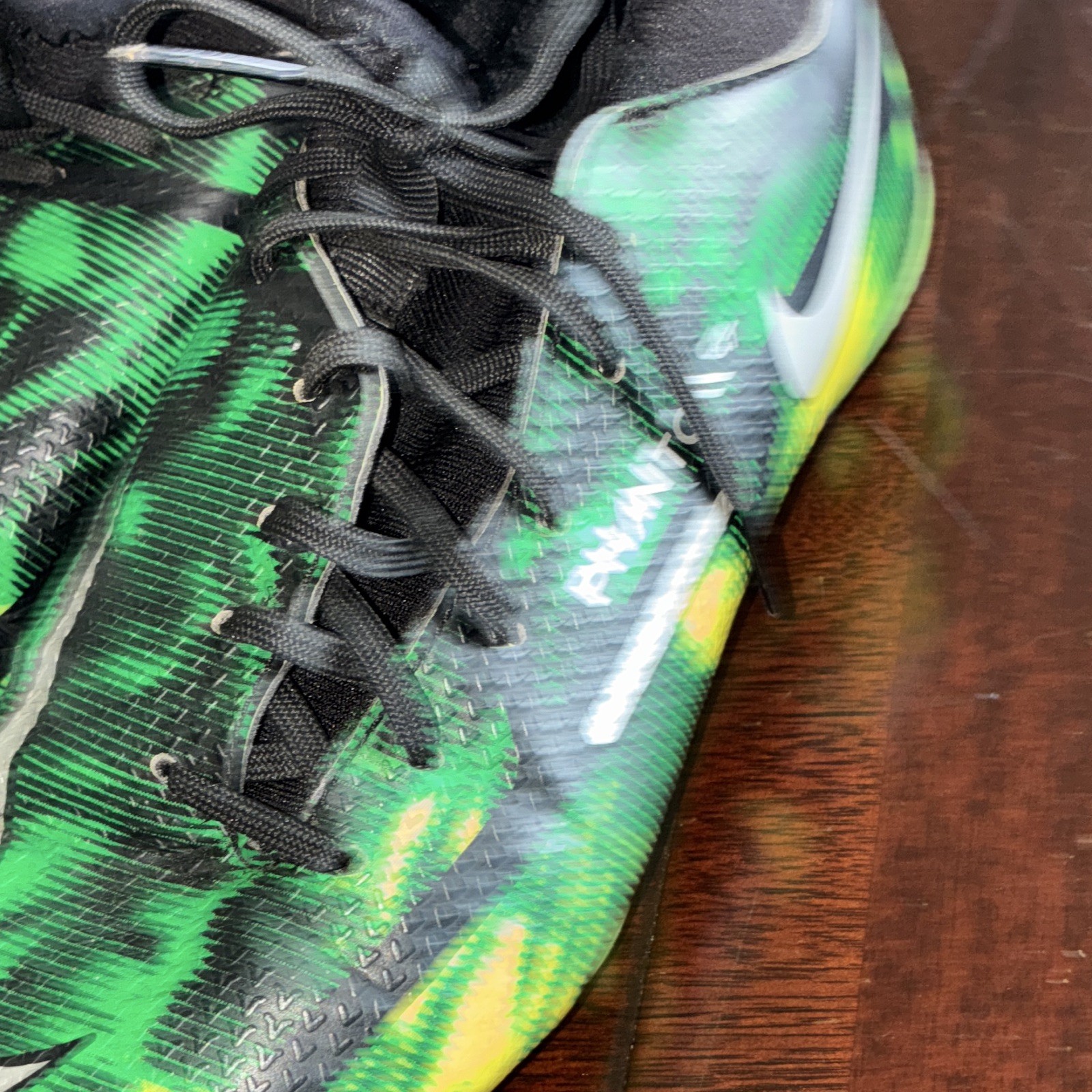 Nike Phanton Phantom GT Low Top Lace-Up Rubber Soccer Cleats Camo Green/Black