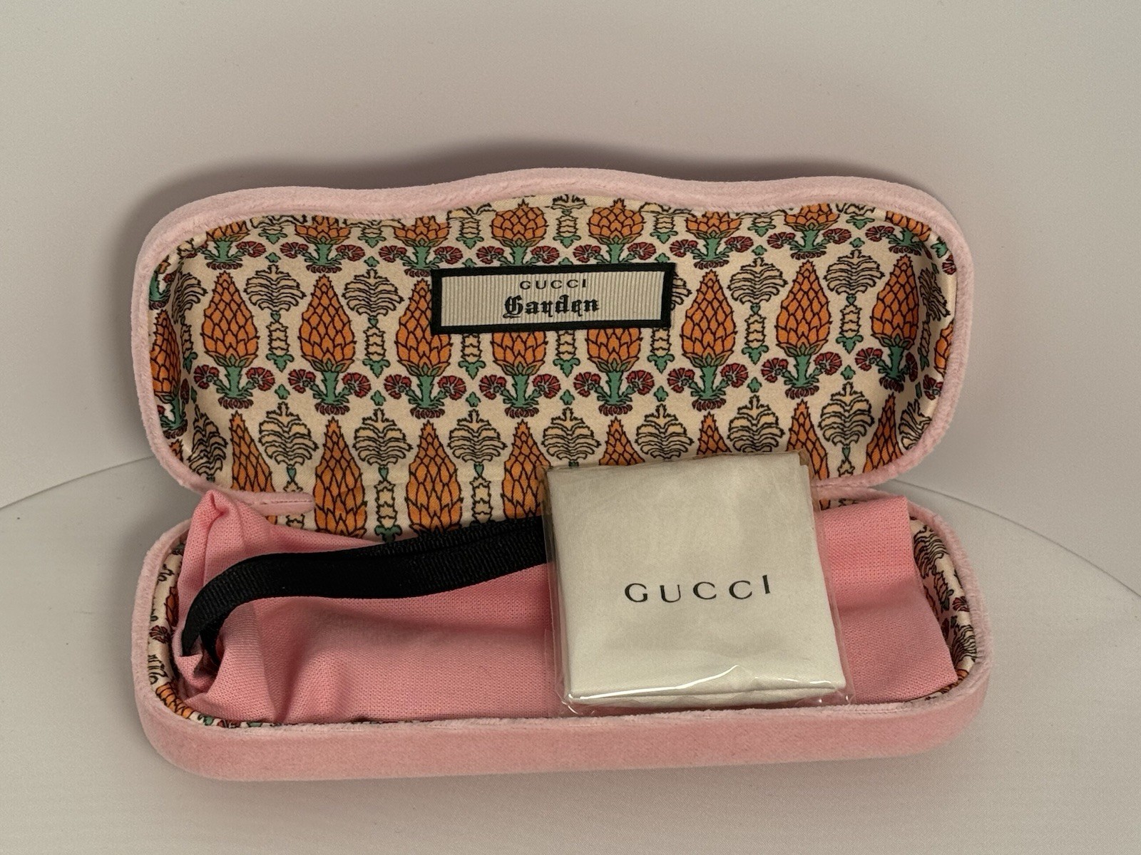 Gucci Pink Clamshell Garden Case New