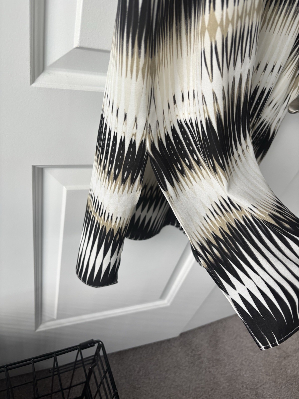 Vince Camuto Black, White & Gold Wave-Print Maxi Dress