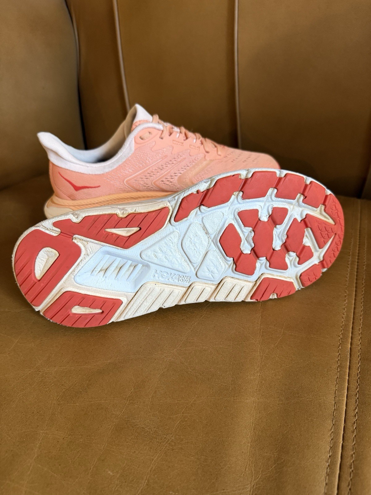 HOKA Arahi 5 Women’s Size 8.5B Pink Coral Running Shoes Sneakers 1115012 EUC