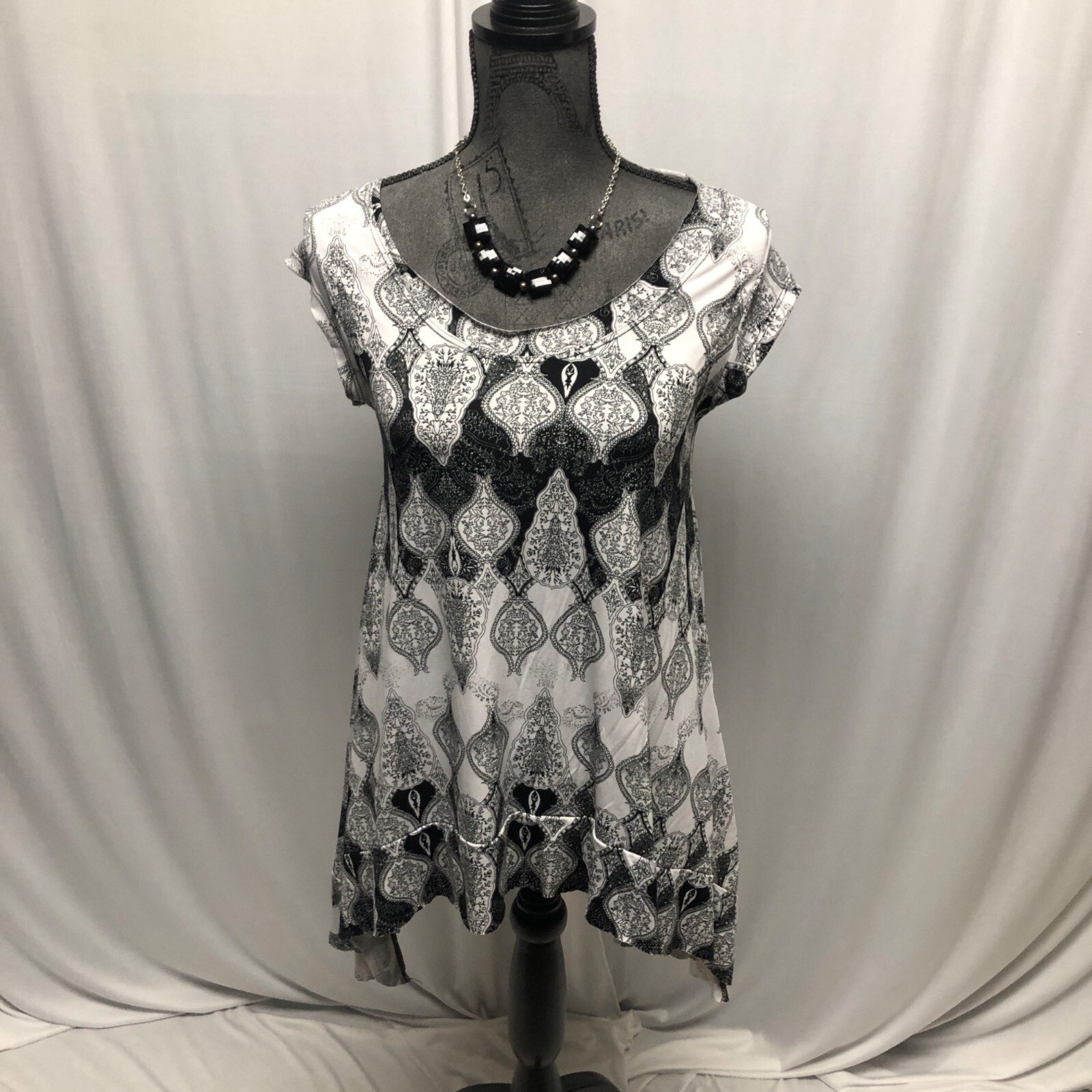 Nicola Anton Tunic Womens Size Medium Black White Raw Edge Neck Hem Stretch Top