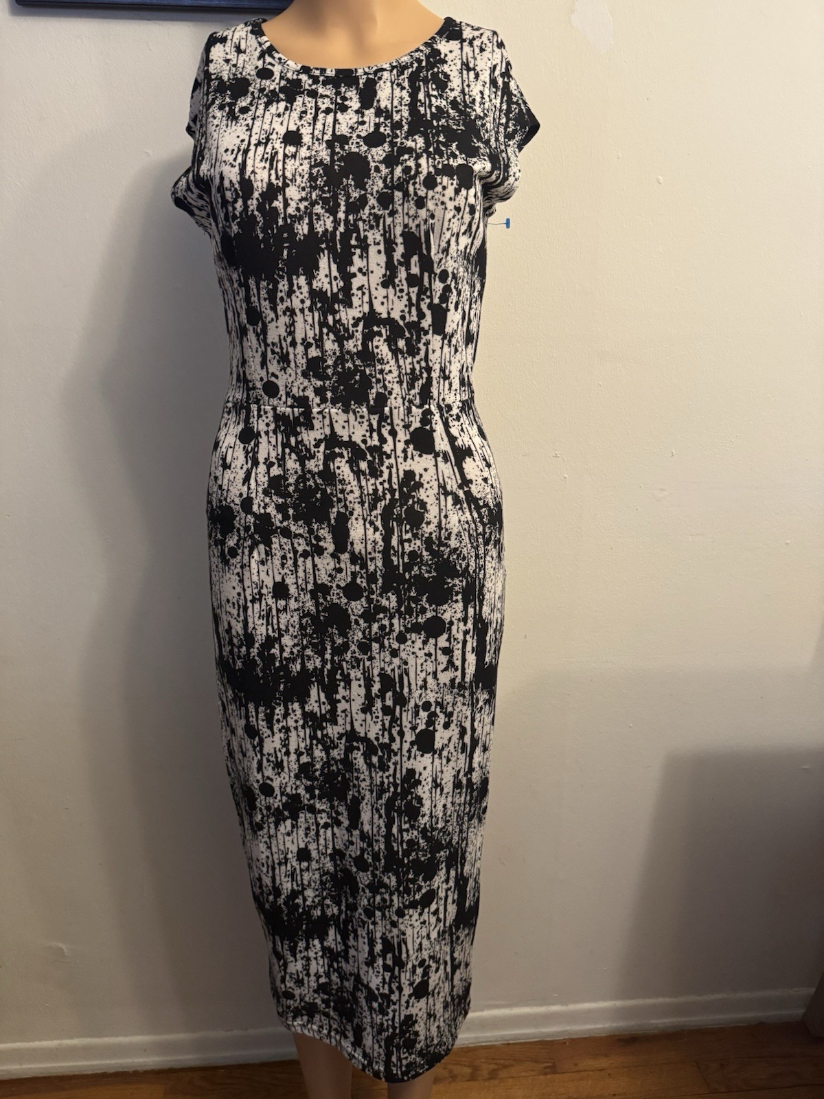 Boohoo Women Size 6 Black/White Long Dress