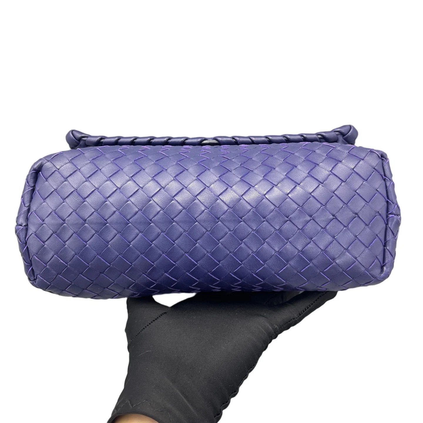 Bottega Veneta Medium Olimpia Shoulder Bag Calfskin Intrecciato (ym062826d1r)