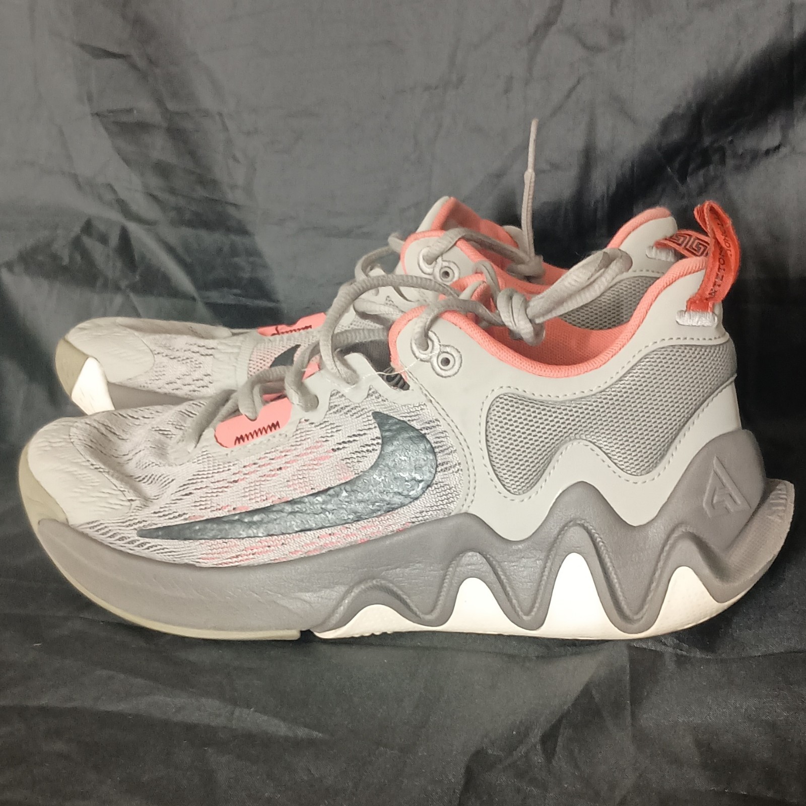 Nike Giannis Immortality 2 DM0825-003 Gray Coral Basketball Shoes US Sz8.5