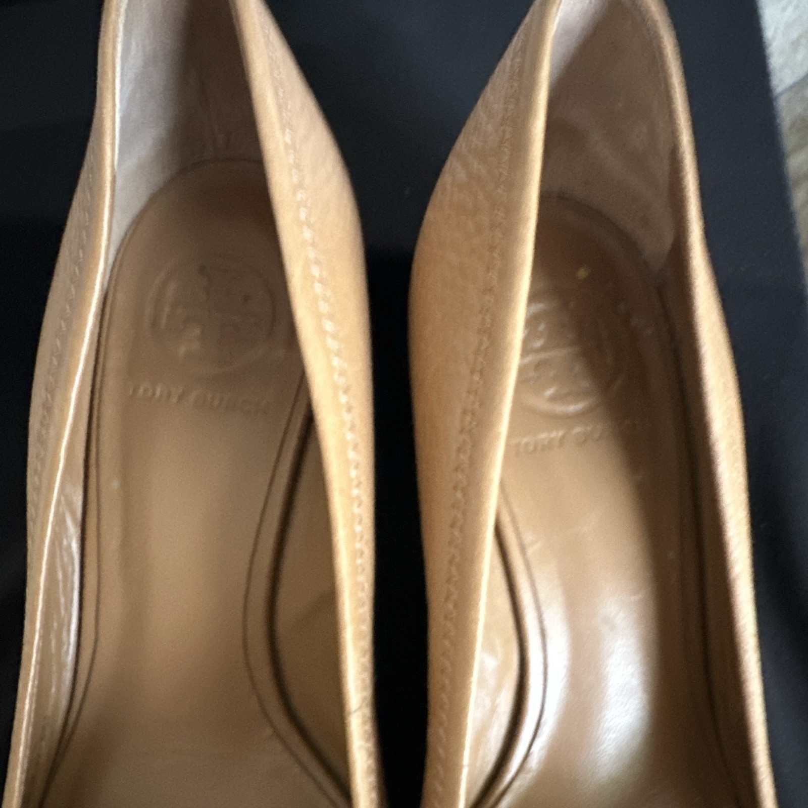 Tory Burch Beige Leather Round Toe Logo Wedge Pump Heels Slip On US 8 M