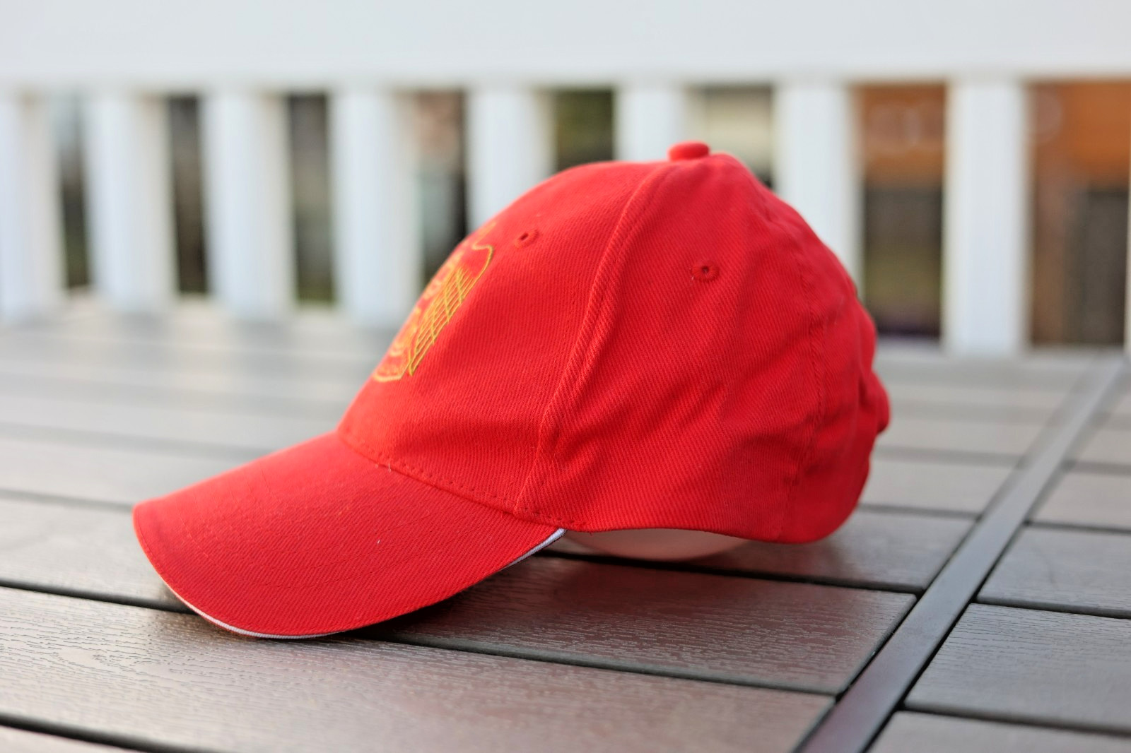 UAE United Arab Emirates Coat of Arms Hat Red Gold Embroidered Falcon Snapback