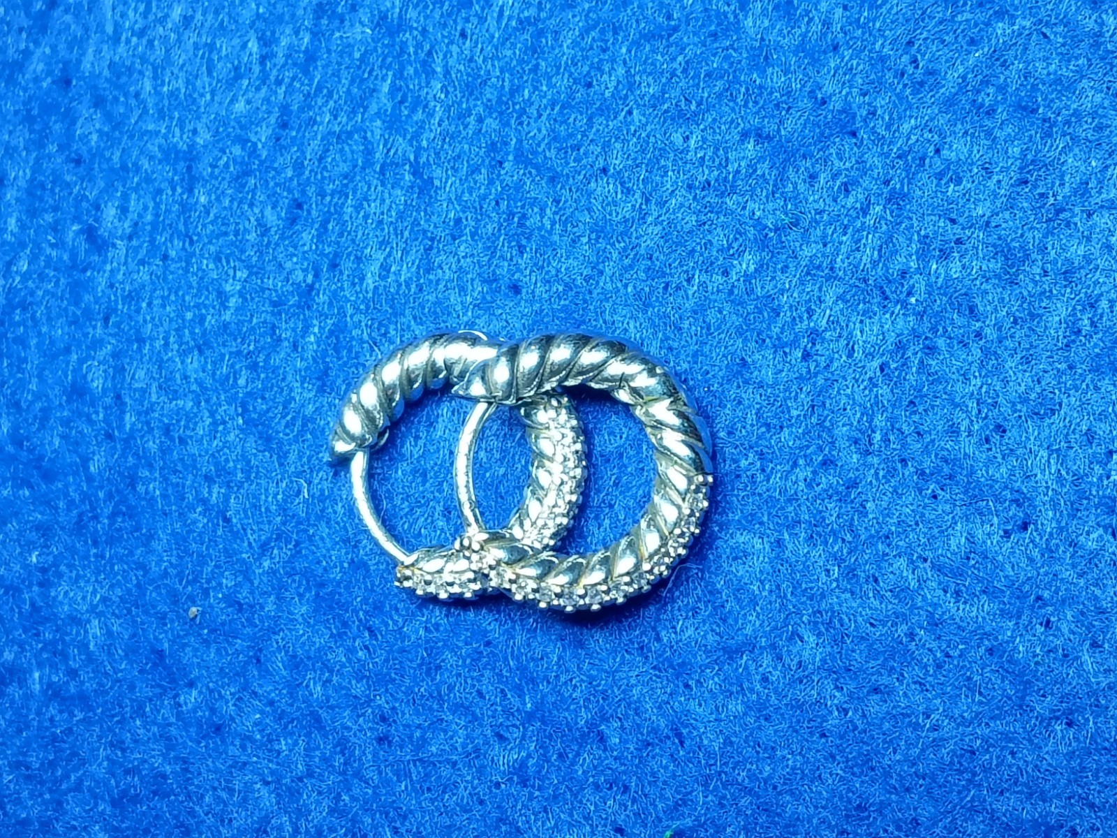 David Yurman 925 Sterling Silver 7mm Hoop Earrings with Pave Earrings W Pouch