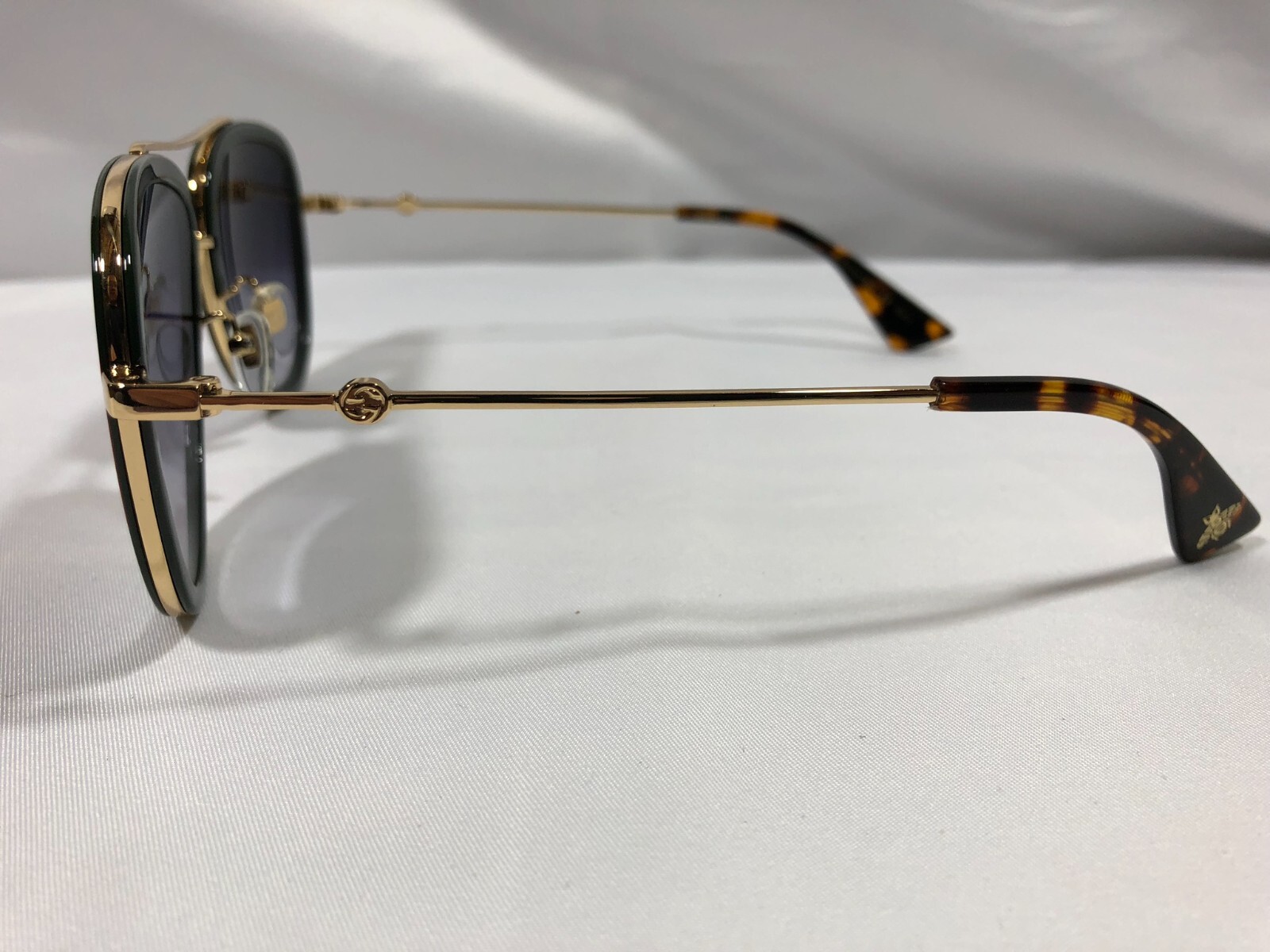 Authentic New Gucci GG0062S 003 Aviator Sunglasses in Green/Red Grey Lenses