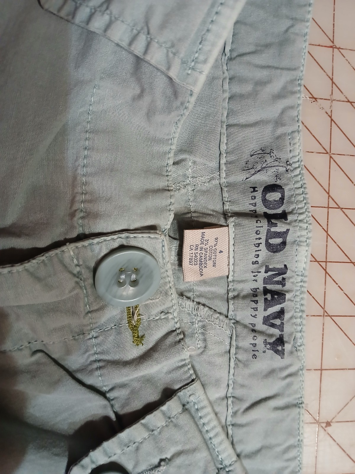 Old Navy Women’s Light Blue Cargo Pants Straight size 4