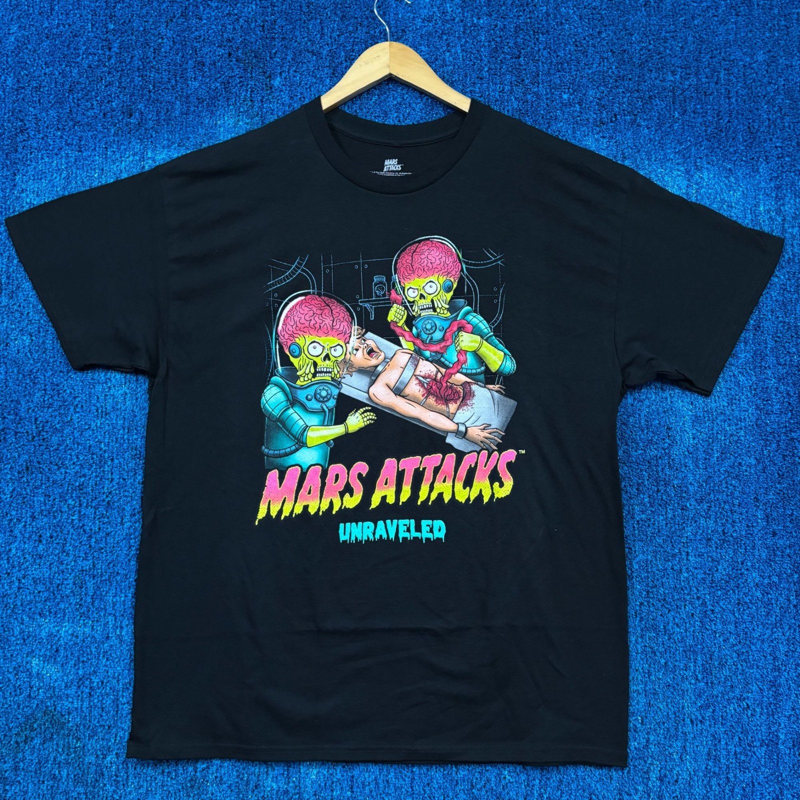 Cavity Colors x Mars Attacks Unraveled Movie Poster Tee XL