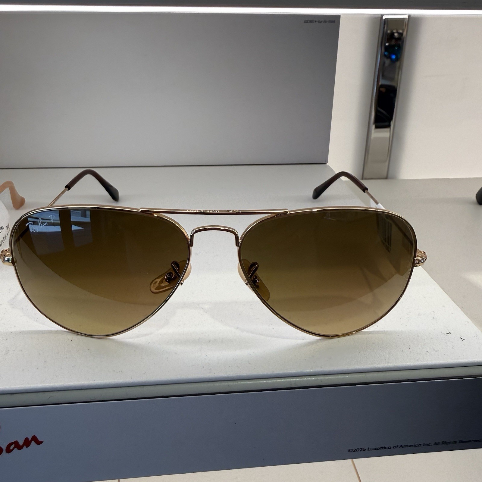 Ray-Ban RB3025 Aviator Sunglasses Gold Metal Frame Brown Gradient Glass Lens Men