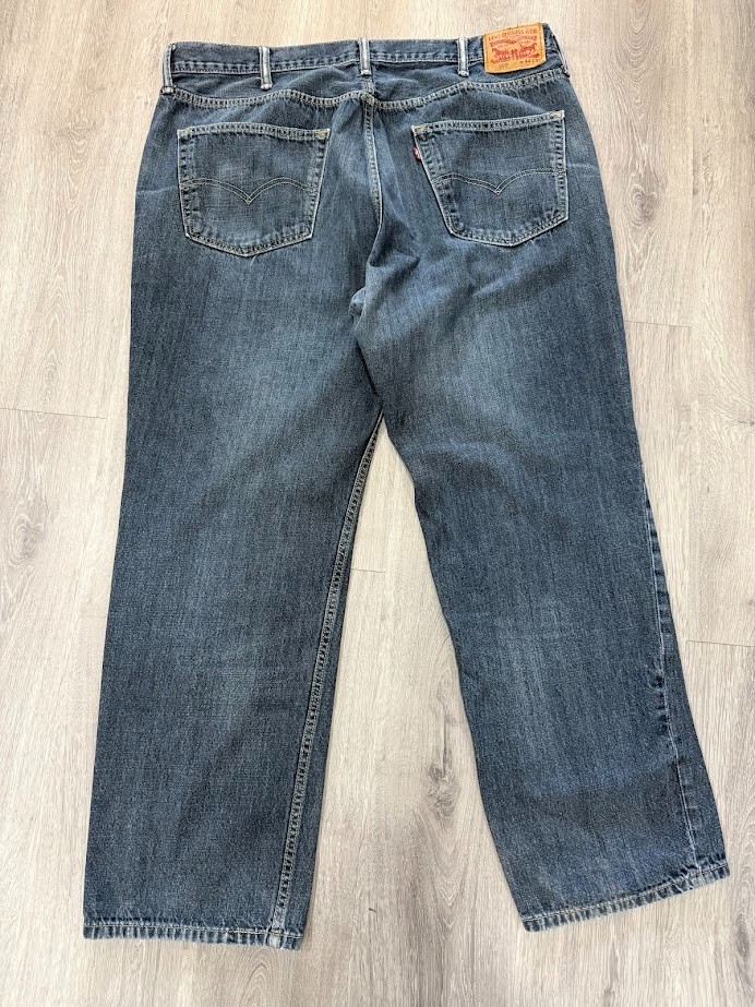 Levi’s 559 Jeans Relaxed Straight Leg Men’s 43×31 Blue Denim Distressed