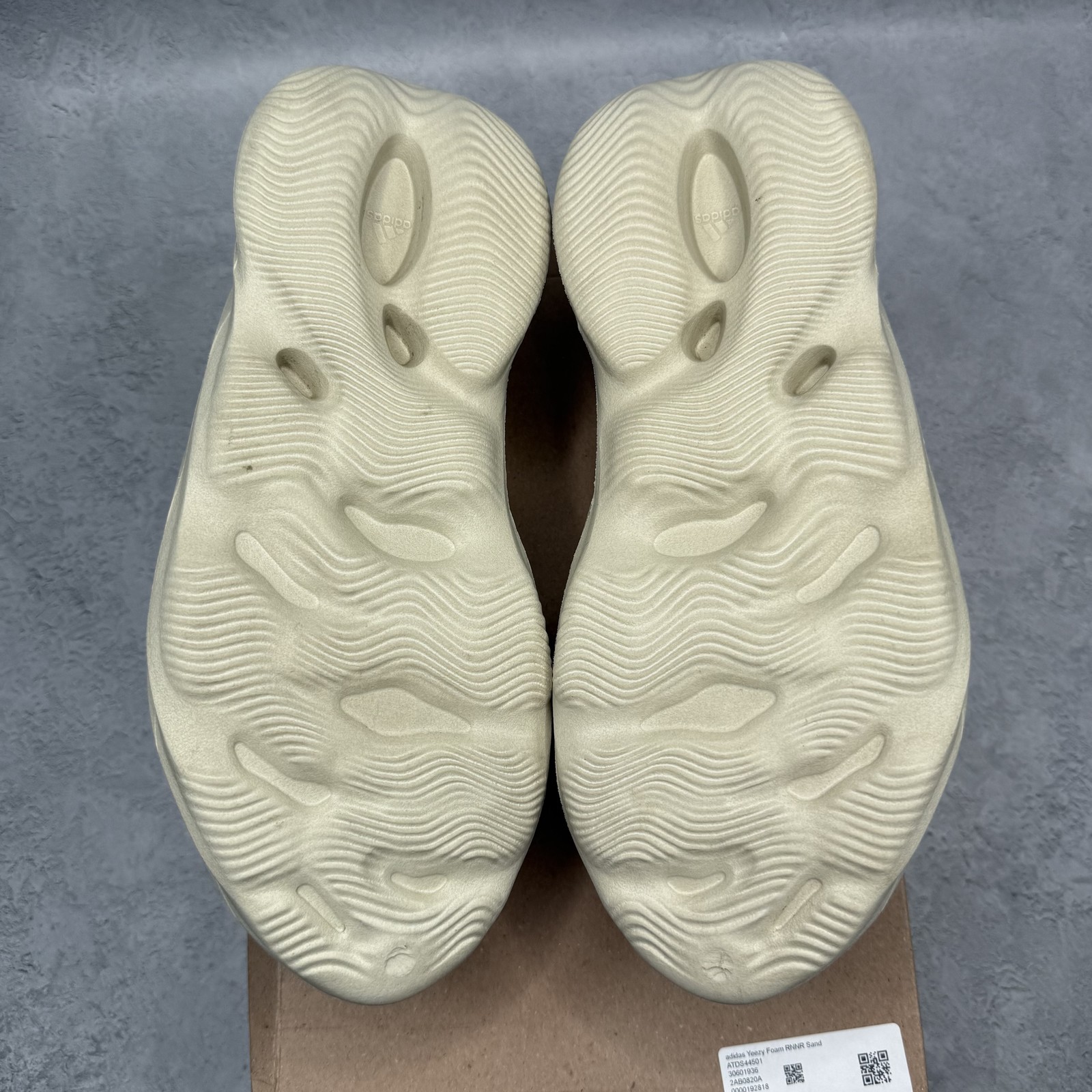 13M/14.5Wadidas Yeezy Foam RNNR Sand *pre-owned* SIZE 13FY4567Pre-Owned