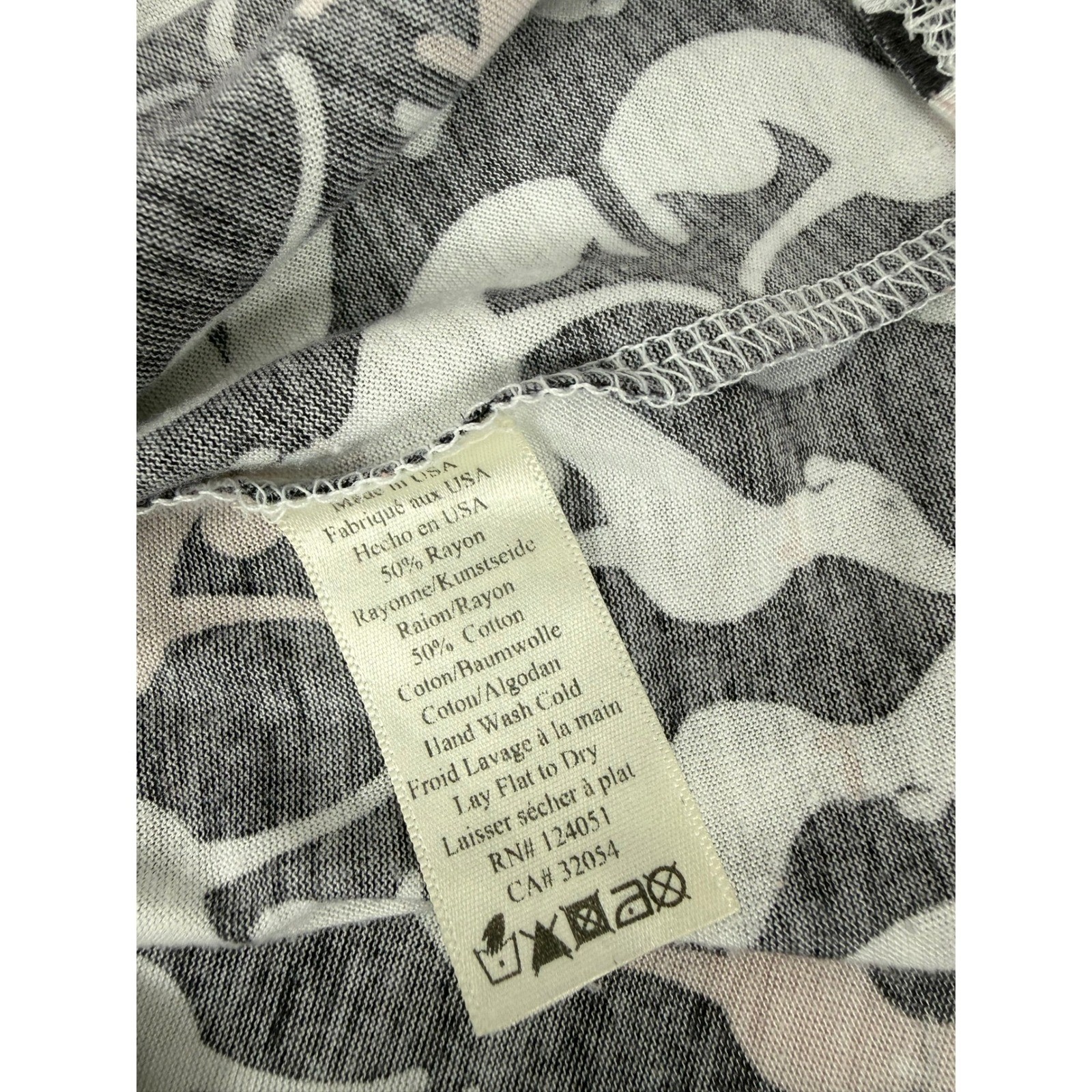Porridge Women’s XS Top Short Sleeve V Neck All Over Dog Print