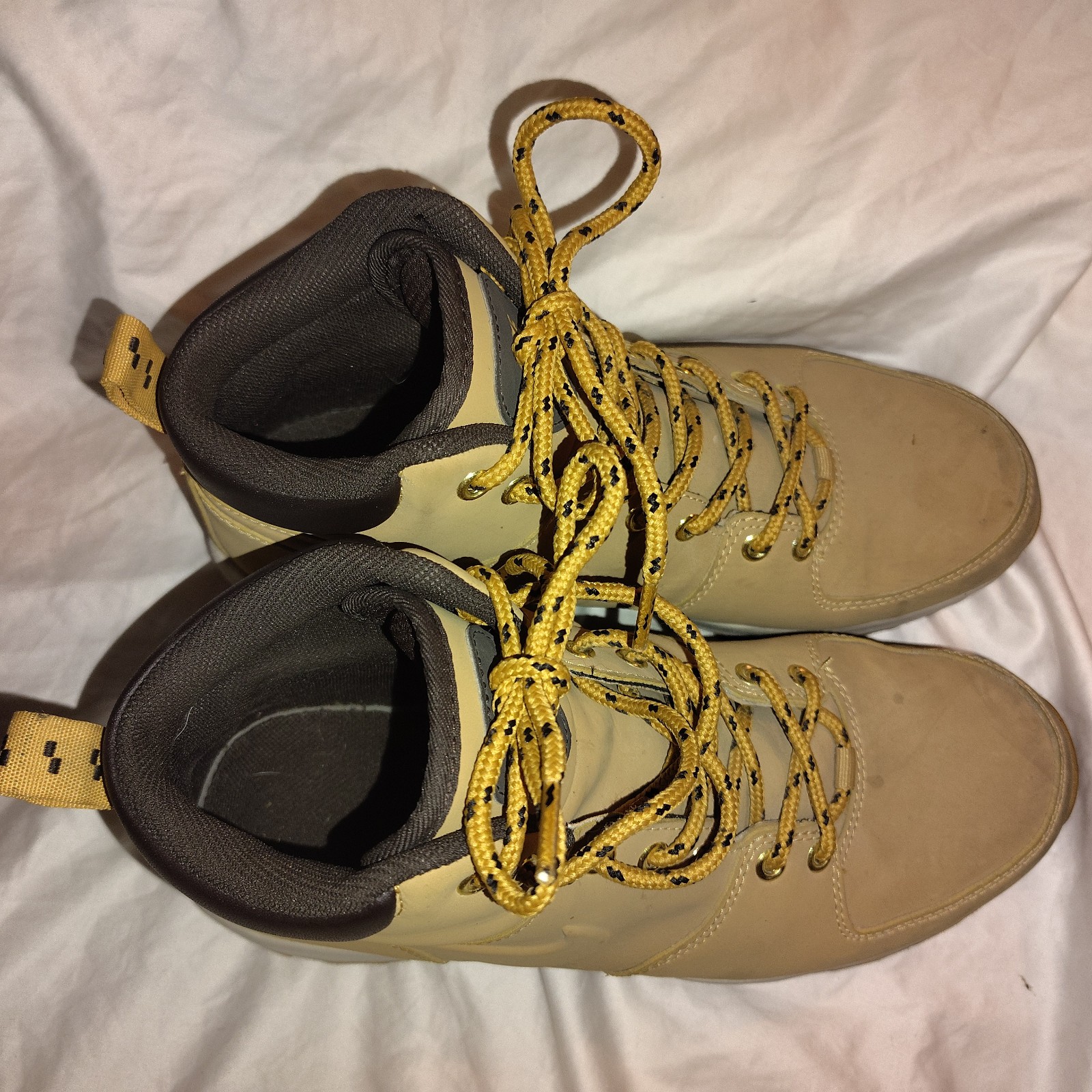 Nike Manoa Wheat Work Boots Men’s Size 9.5 Trail Hiking Outdoor Boots
