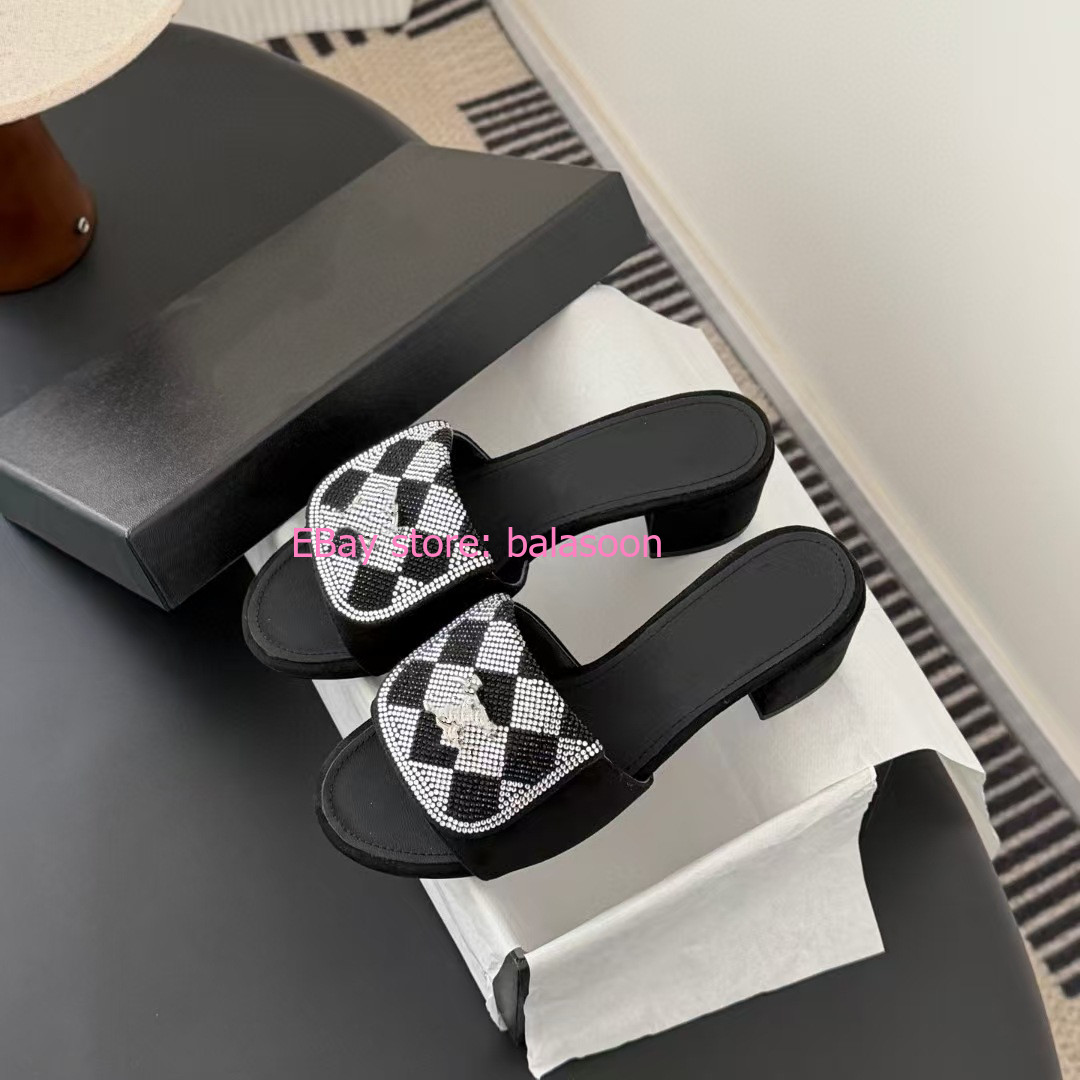 non-slip wear-resistant lightweight open toe plaid embossed slippers beach shoes