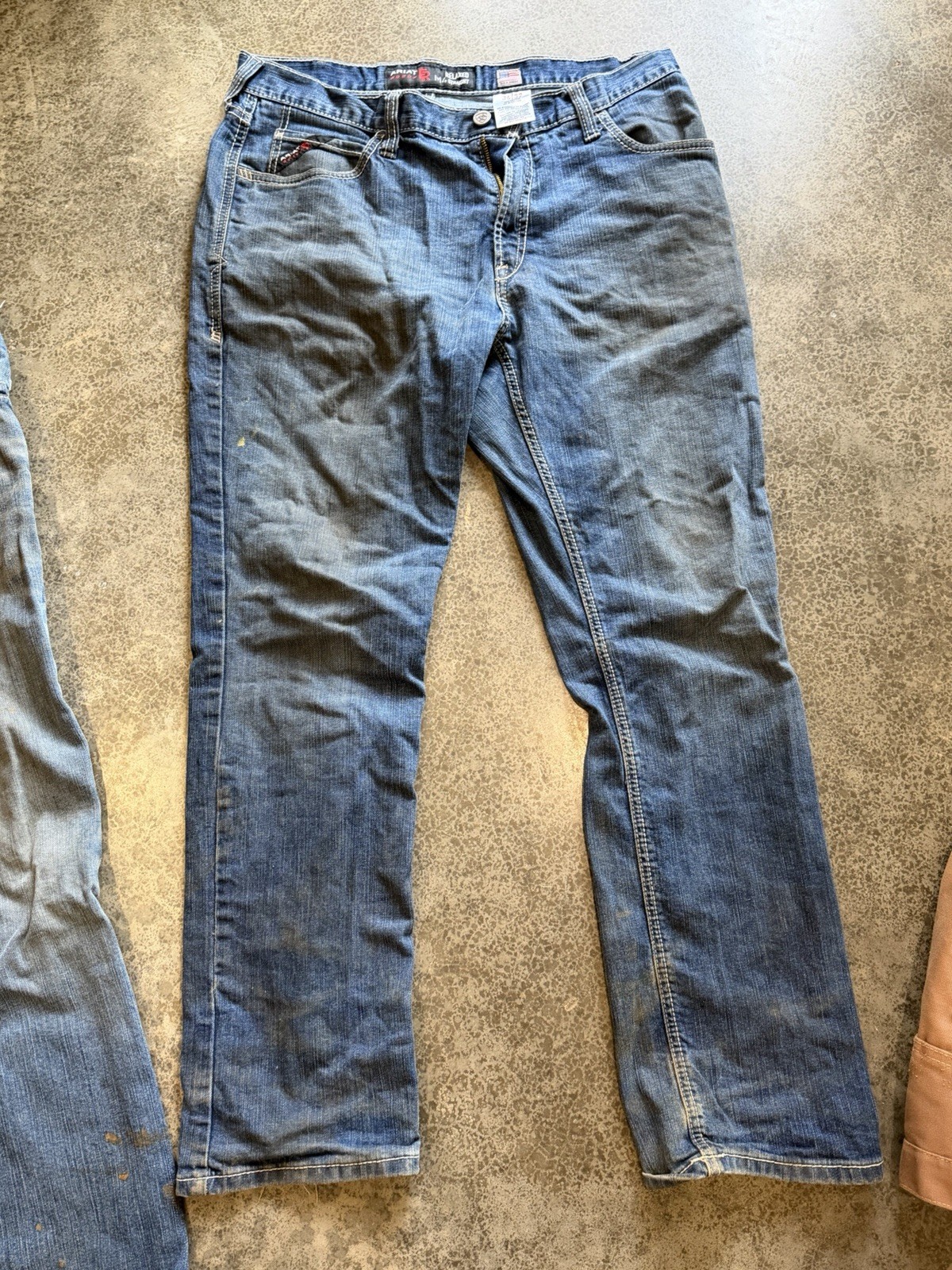 Ariat Men’s Relaxed Straight Blue Denim Jeans FR Stretch 5-Pocket Mid Rise