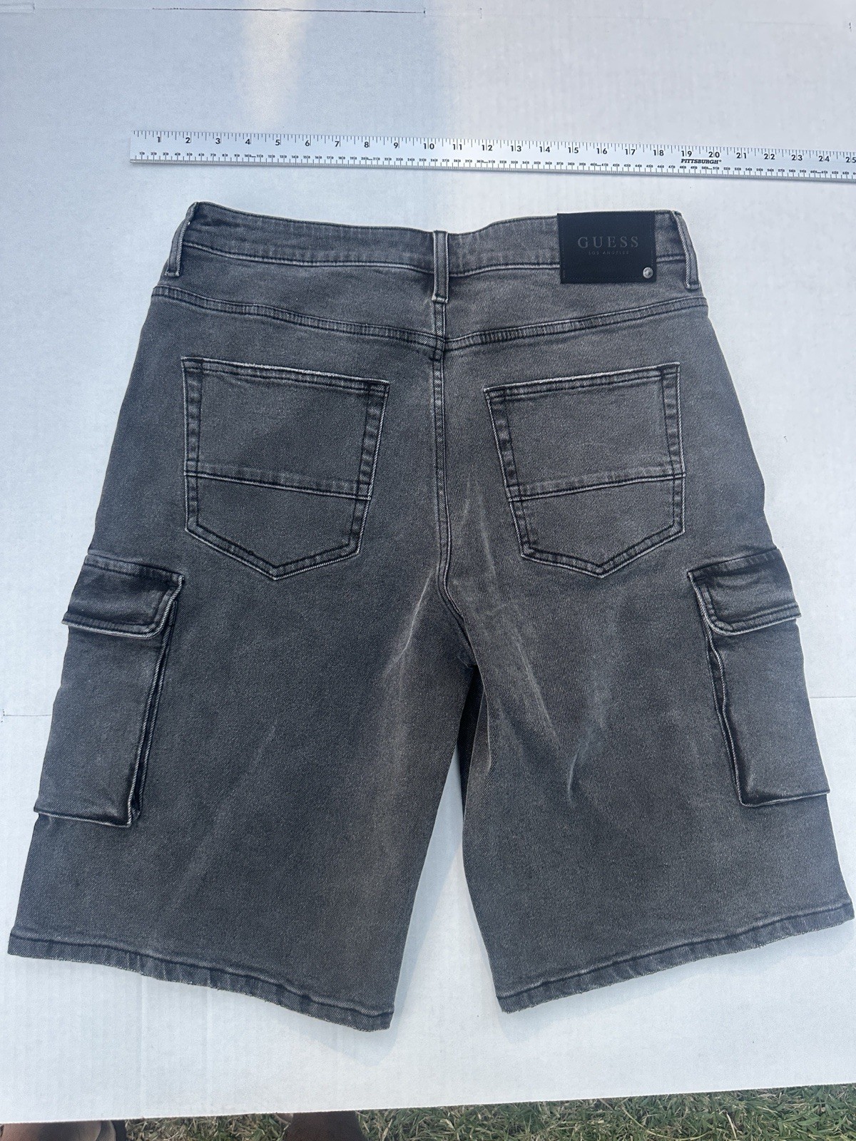 GUESS Men’s Gray Charcoal Wash Denim Cargo Shorts size 32