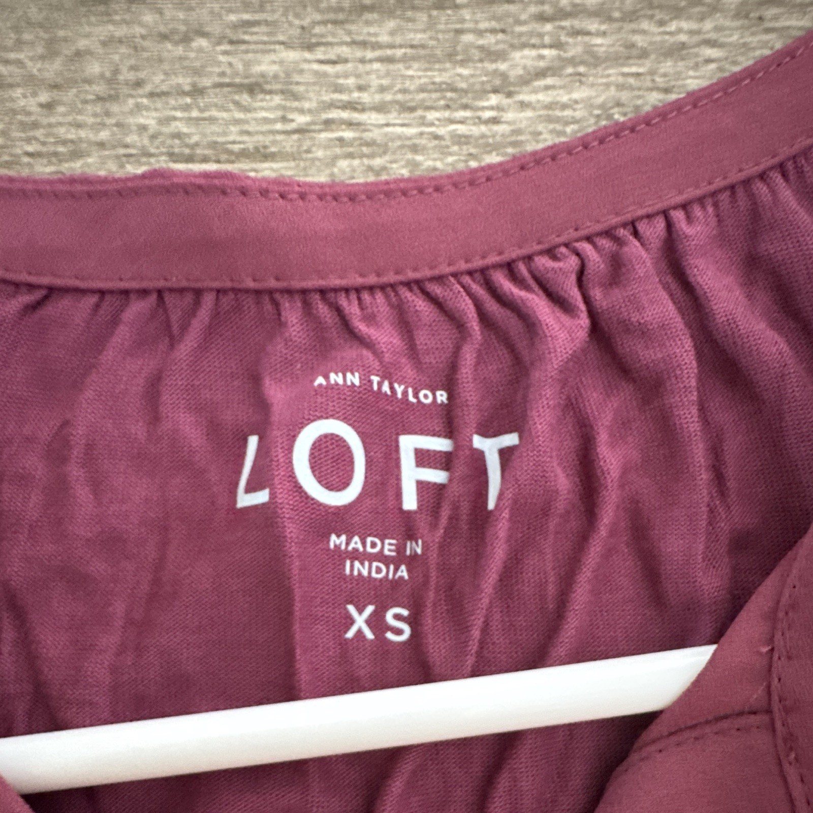 LOFT XS Burgundy Sleeveless Round Neck Rayon Woven Tank Top Button Crochet
