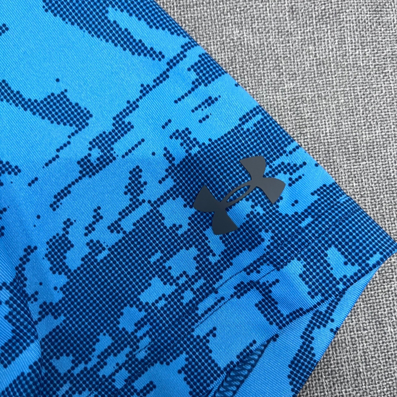 Under Armour Mens HeatGear Golf Polo Blue Digital Camo Shirt XL UM0579 NEW