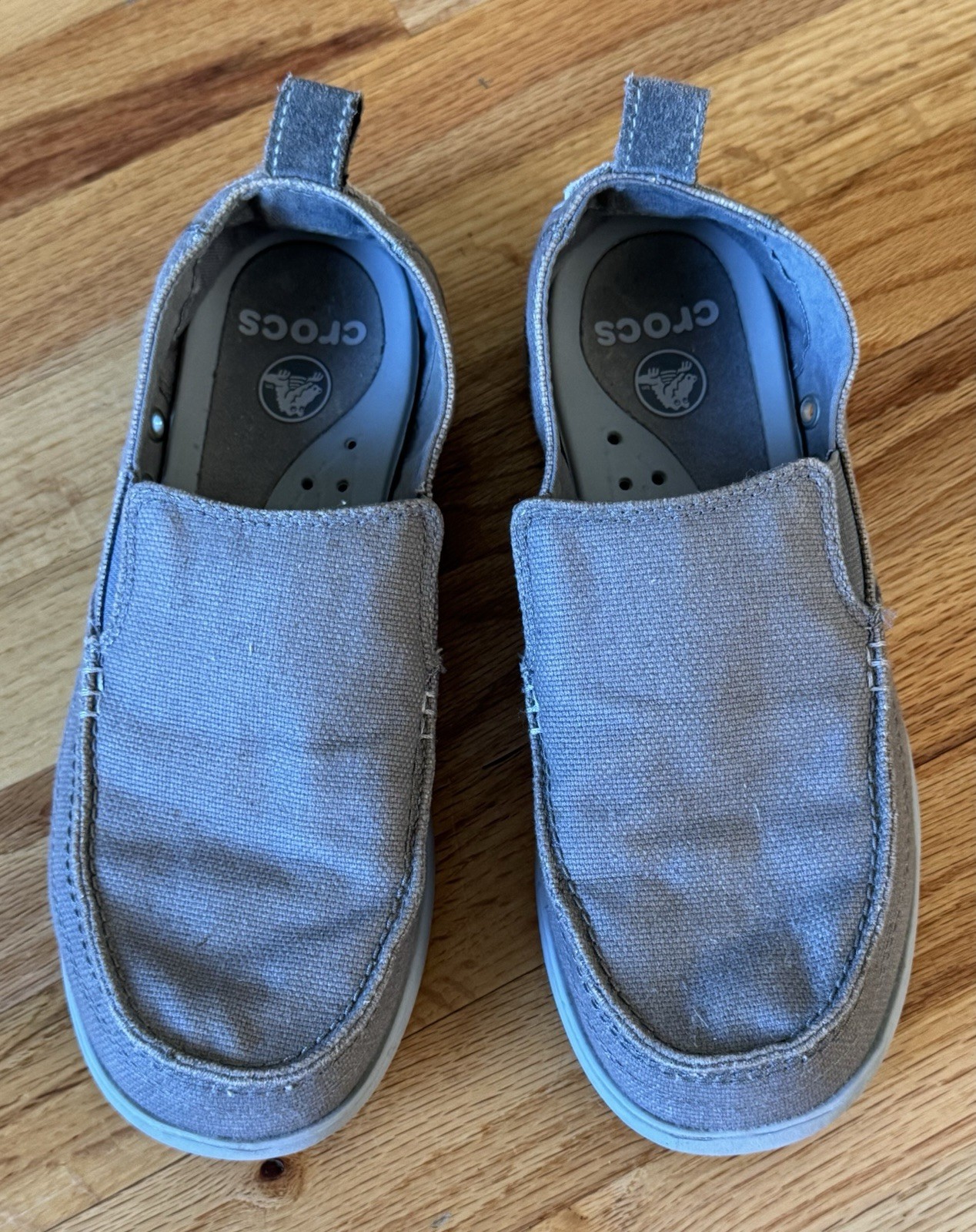 Crocs Walu Slip On Shoes Men’s Size 7 Beige Loafers 11270 TEENS, too