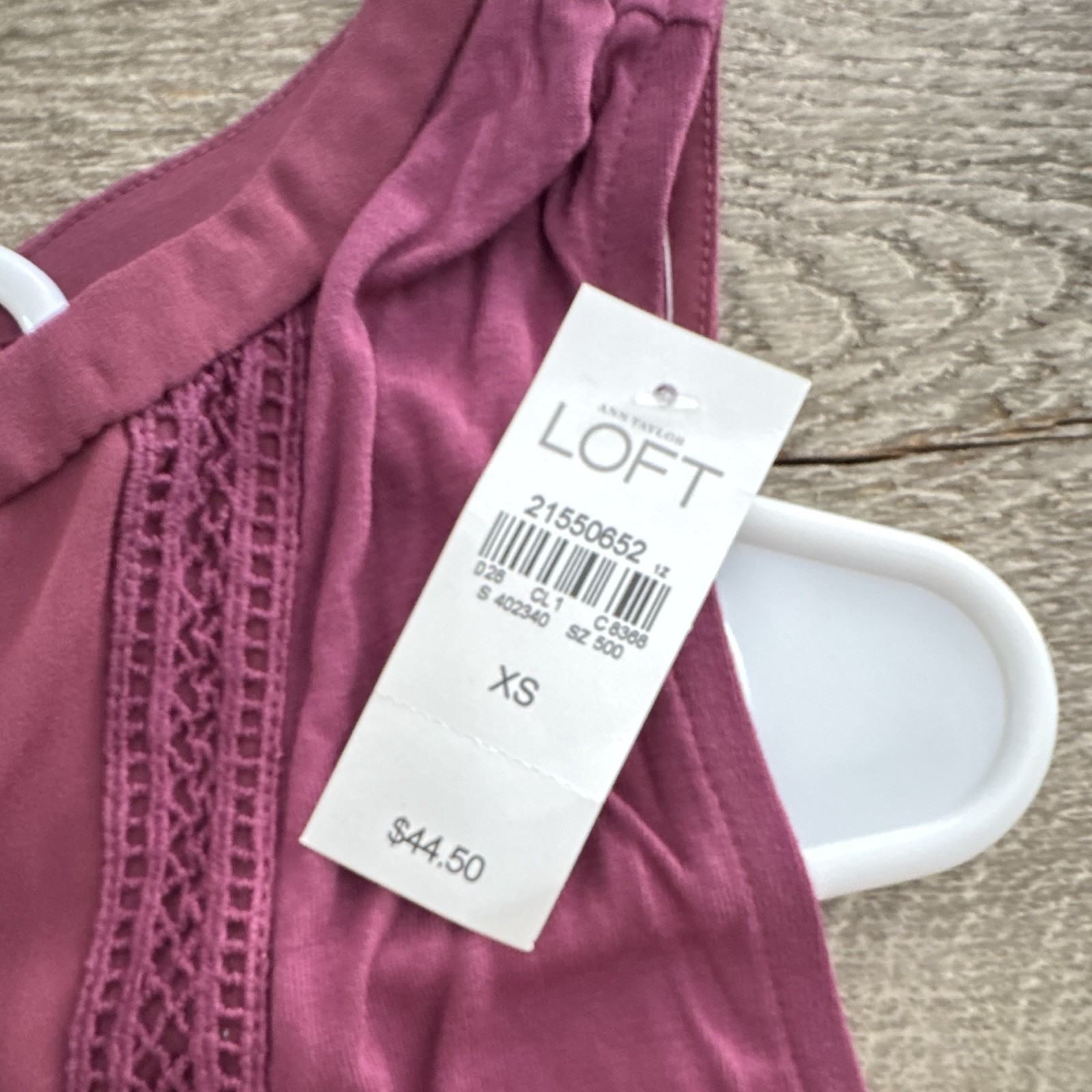 LOFT XS Burgundy Sleeveless Round Neck Rayon Woven Tank Top Button Crochet