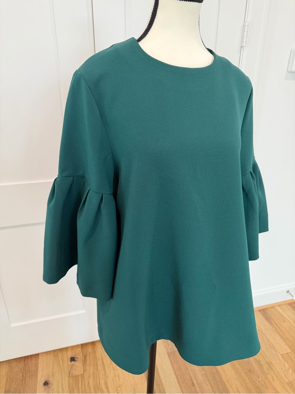 EDIT Green Flutter Sleeve Tunic Top M 💚✨