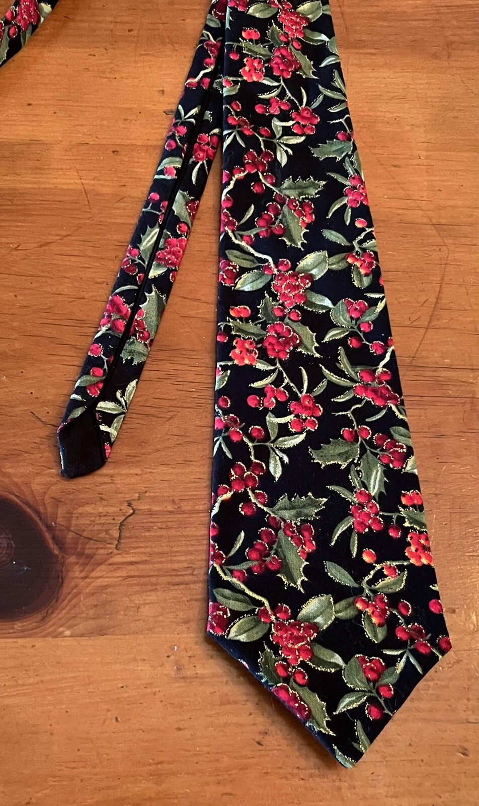 Christmas Neck Tie Artisan Handcrafted USA Cotton 58”x 3.5” Holly Berry Winter