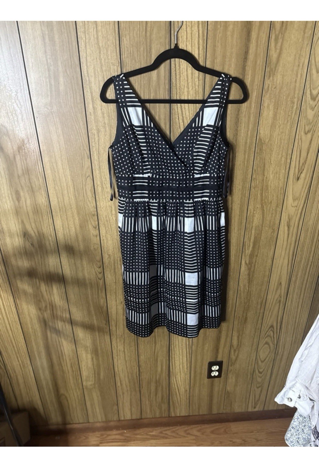 Ann Taylor Petites Black White Geometric A-Line Dress V-Neck Sleeveless Sz 6P