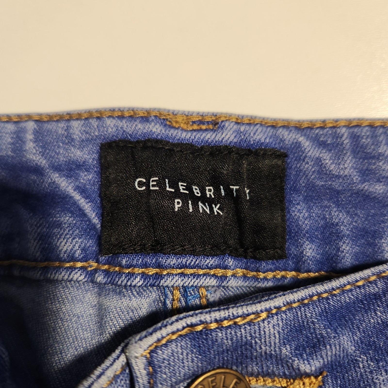 Celebrity Pink Denim Shorts Dark Blue Cuffed Mid-Rise Mom Stretch Size 9/29